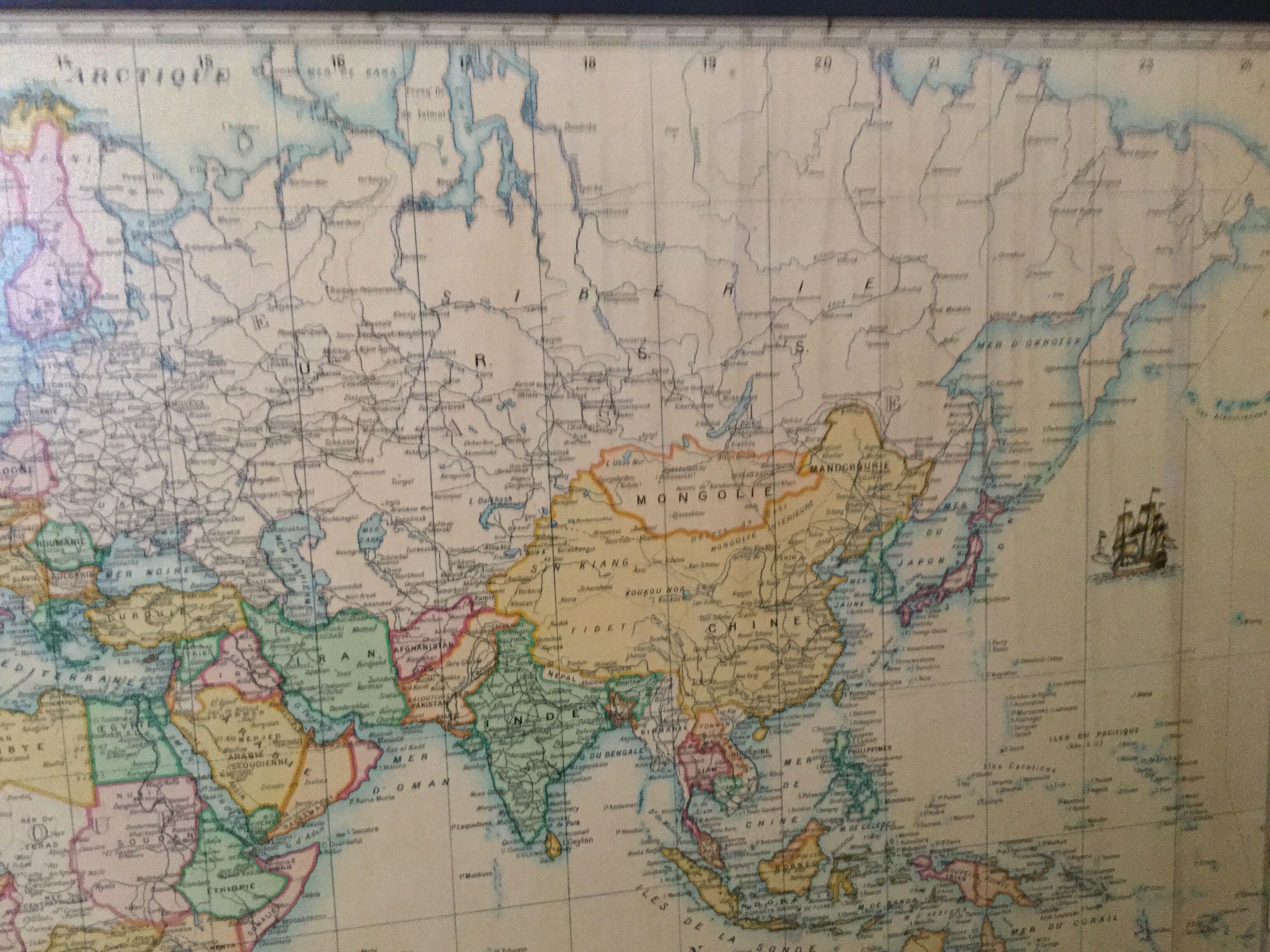 Earth planisphere Girard and Barrére from 1960