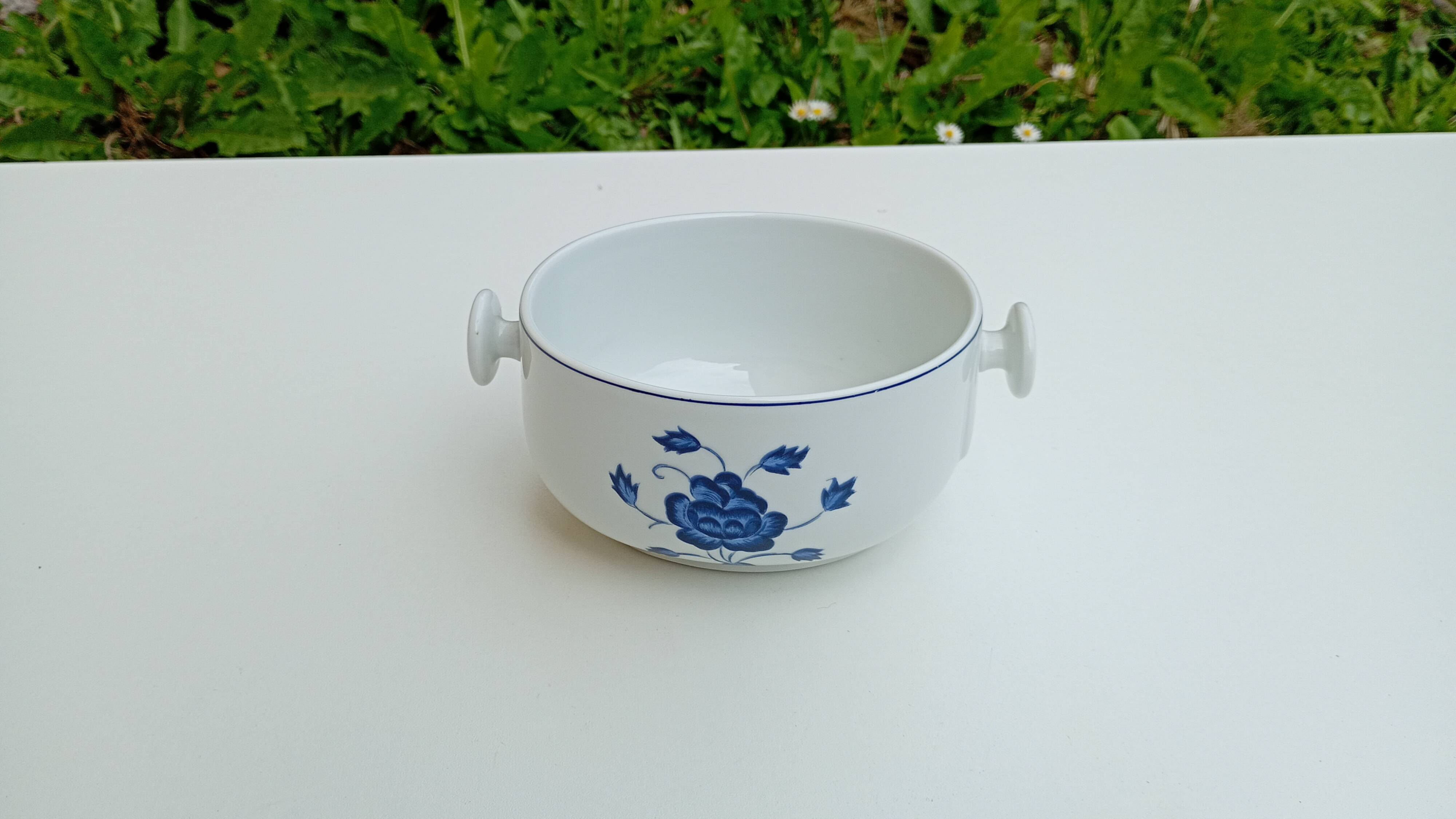 Marc Held porcelain ramekin pot for Coquet Limoges.