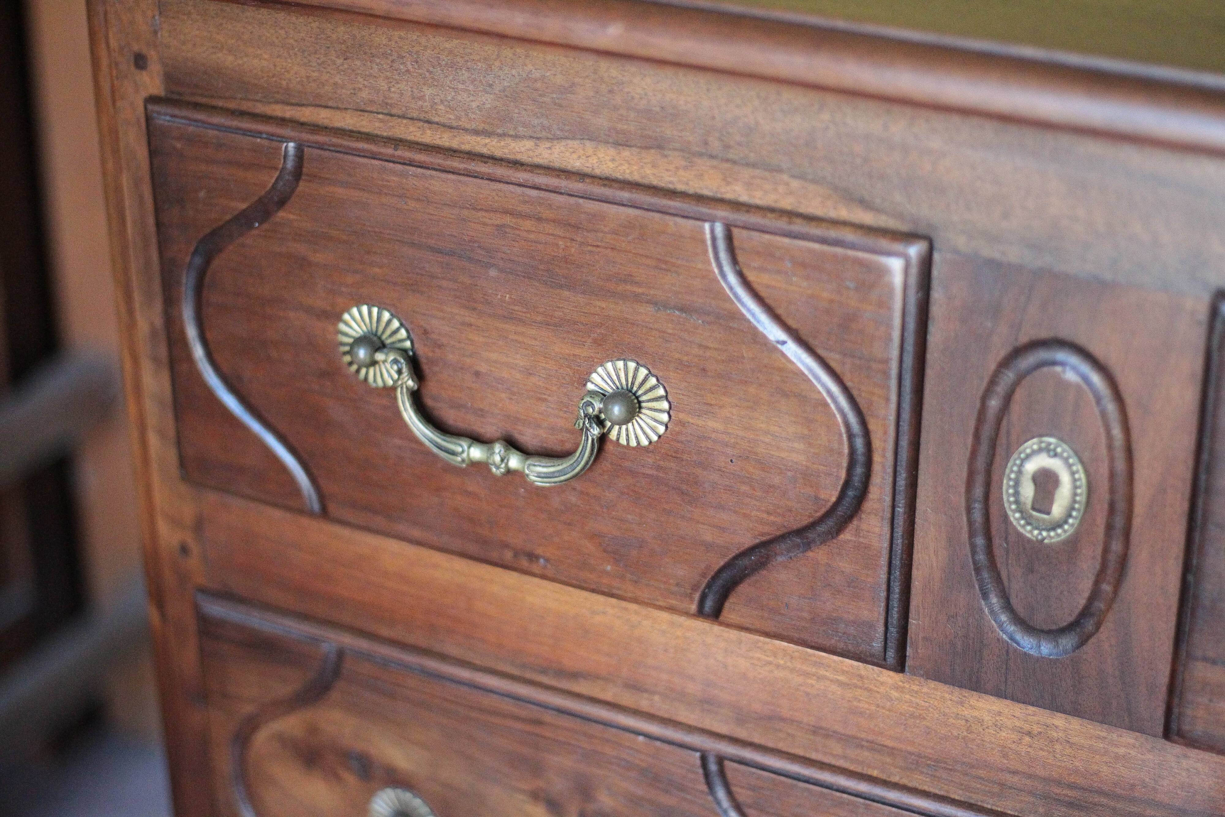 Wooden chest of drawers, storage furniture, antique furniture, Parisian chest of drawers.