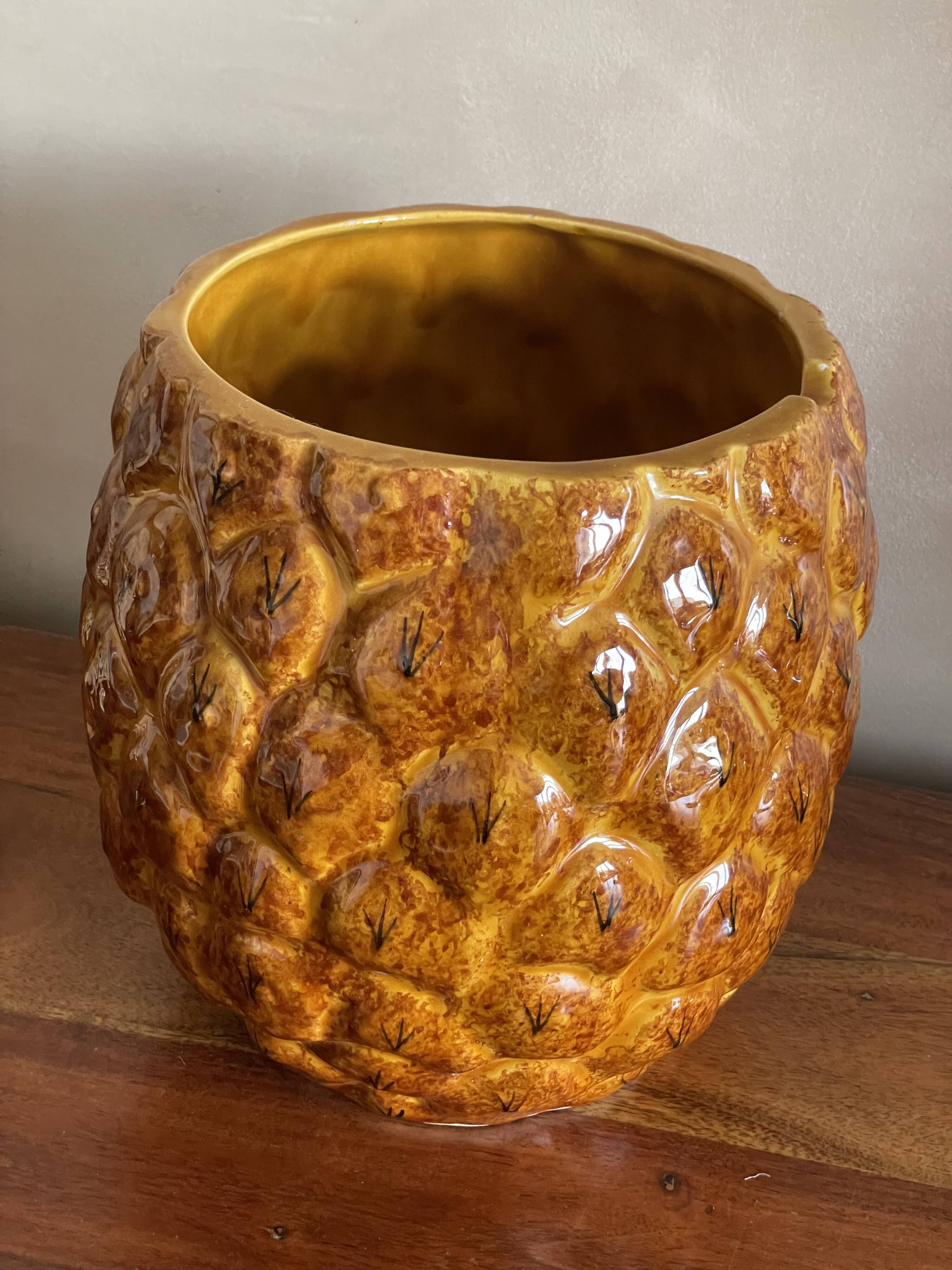 Vallauris pineapple plant pot