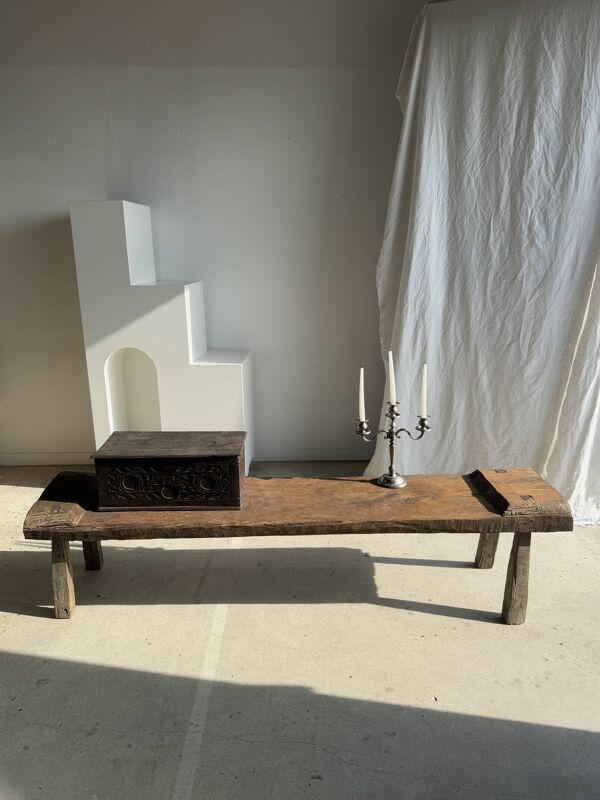 Très grand banc en teck ancien H:50cm L:2m06