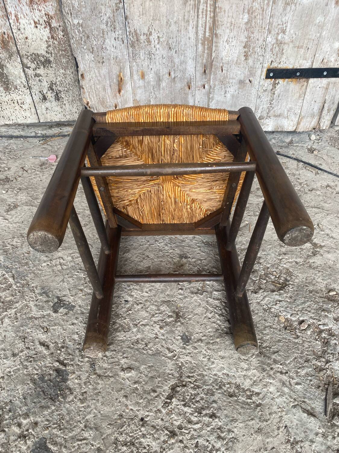 Set of 4 antique chairs georges robert brutalist wood + straw seat