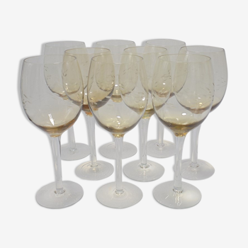 Set of 9 stemmed glasses