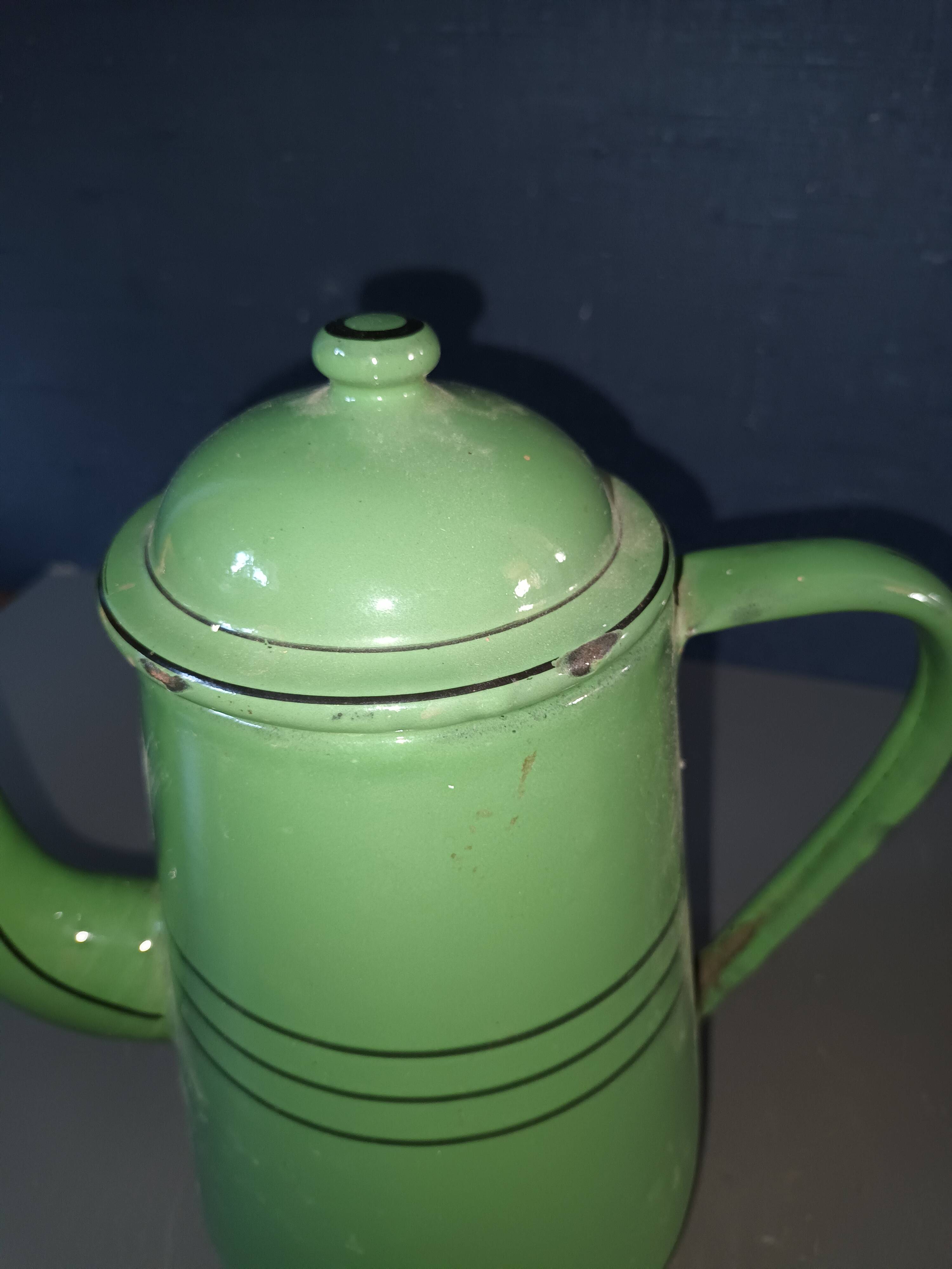 Green enameled coffee pot