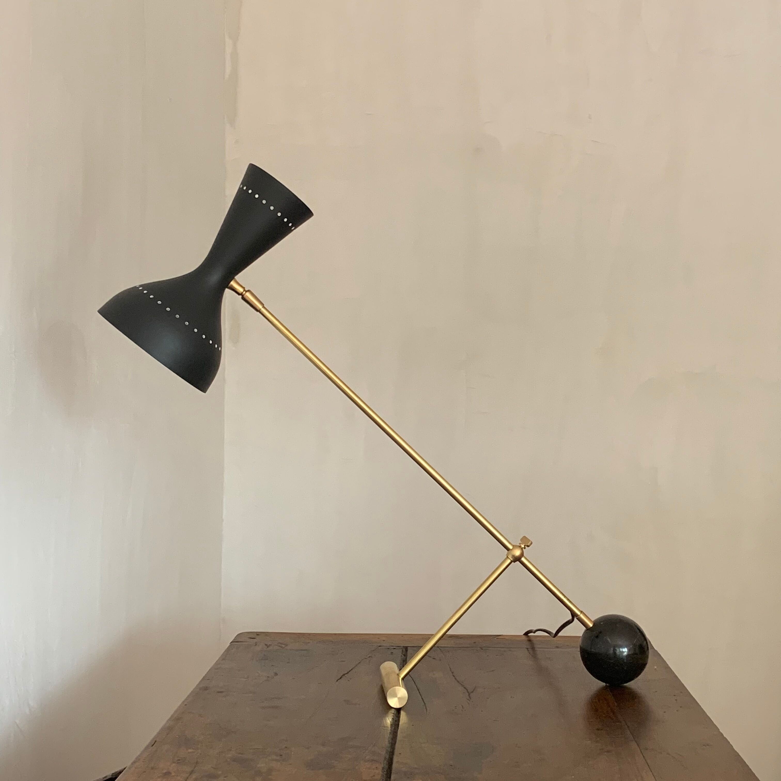 Diabolo lamp with marble counterweight