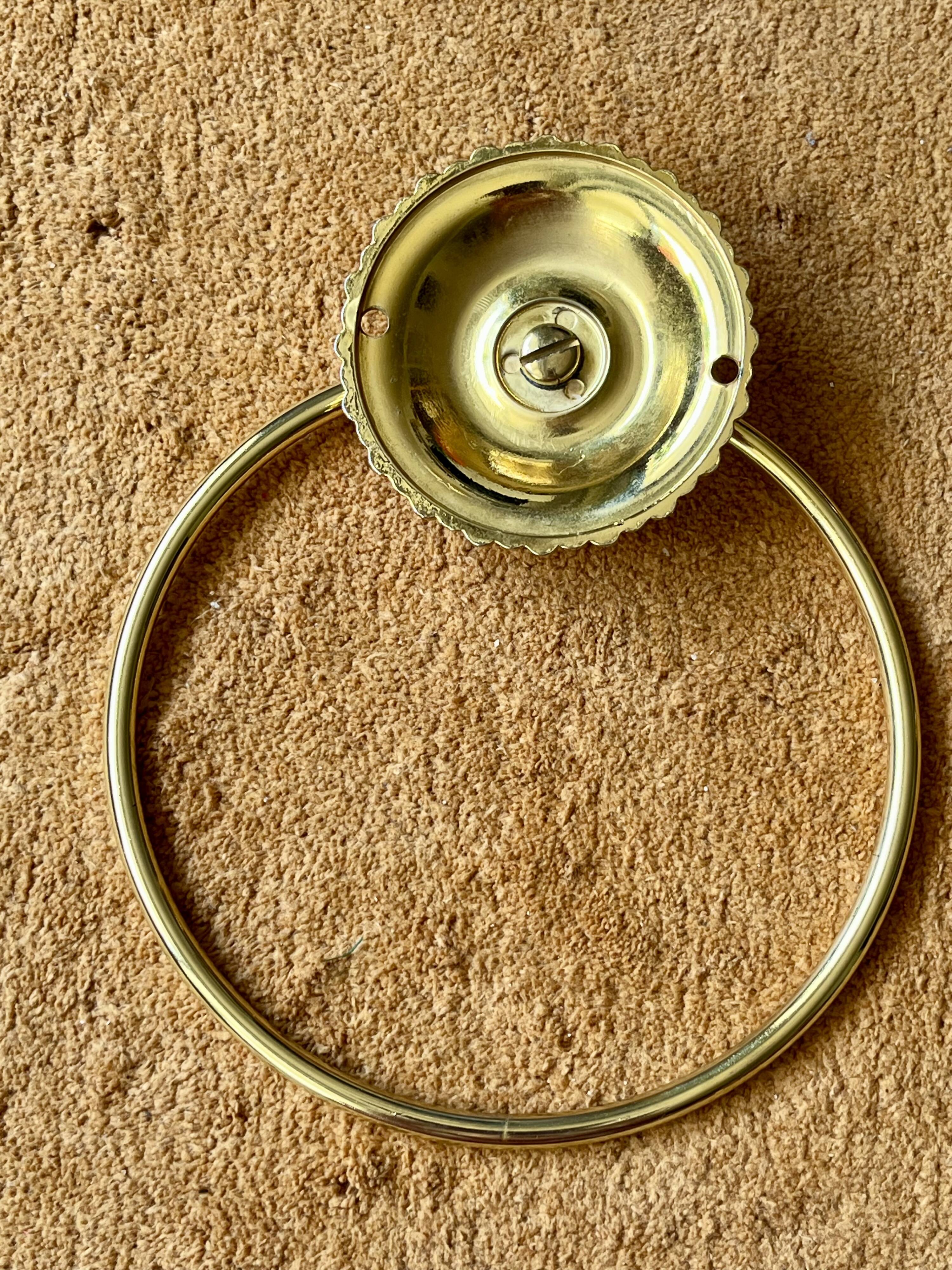 Bathroom set - Hooks/soap dish/towel holder