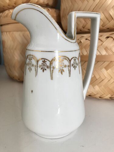 Teapot and its milk jar