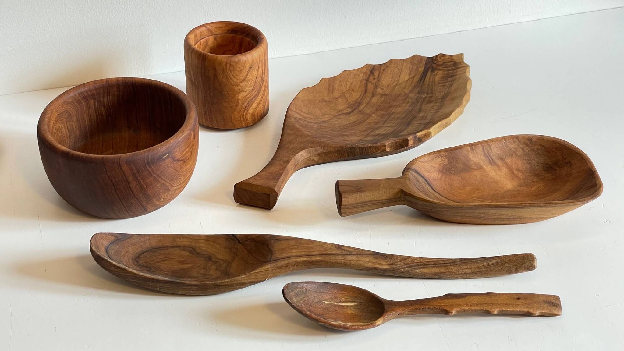 Lot coupelles en bois tourné et sculpté vintage