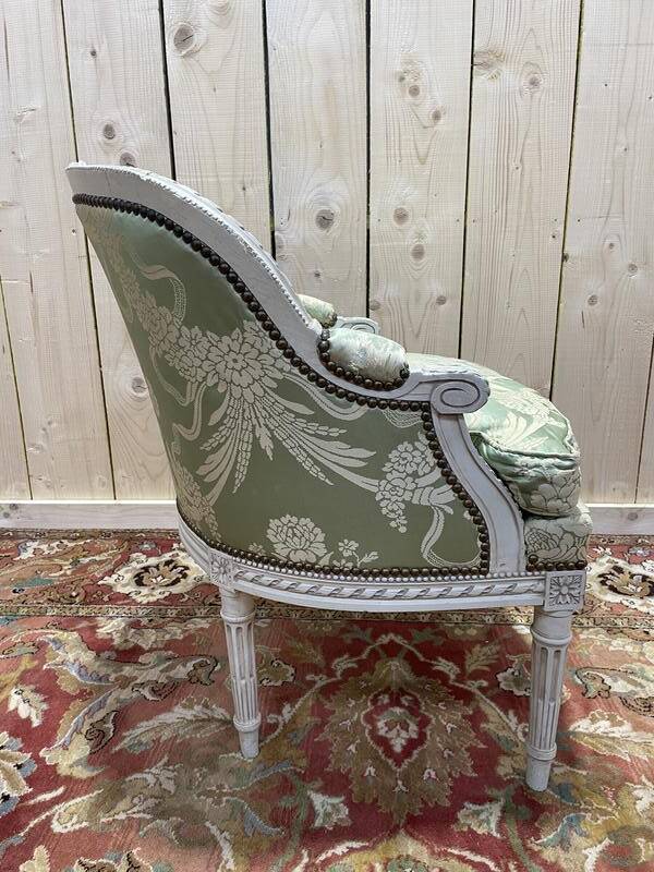 Petite bergère d’enfant de style Louis XVI