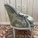 Petite bergère d'enfant de style Louis XVI
