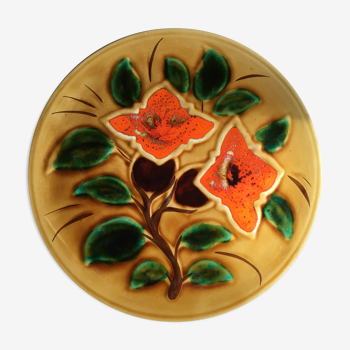 Enamelled dish