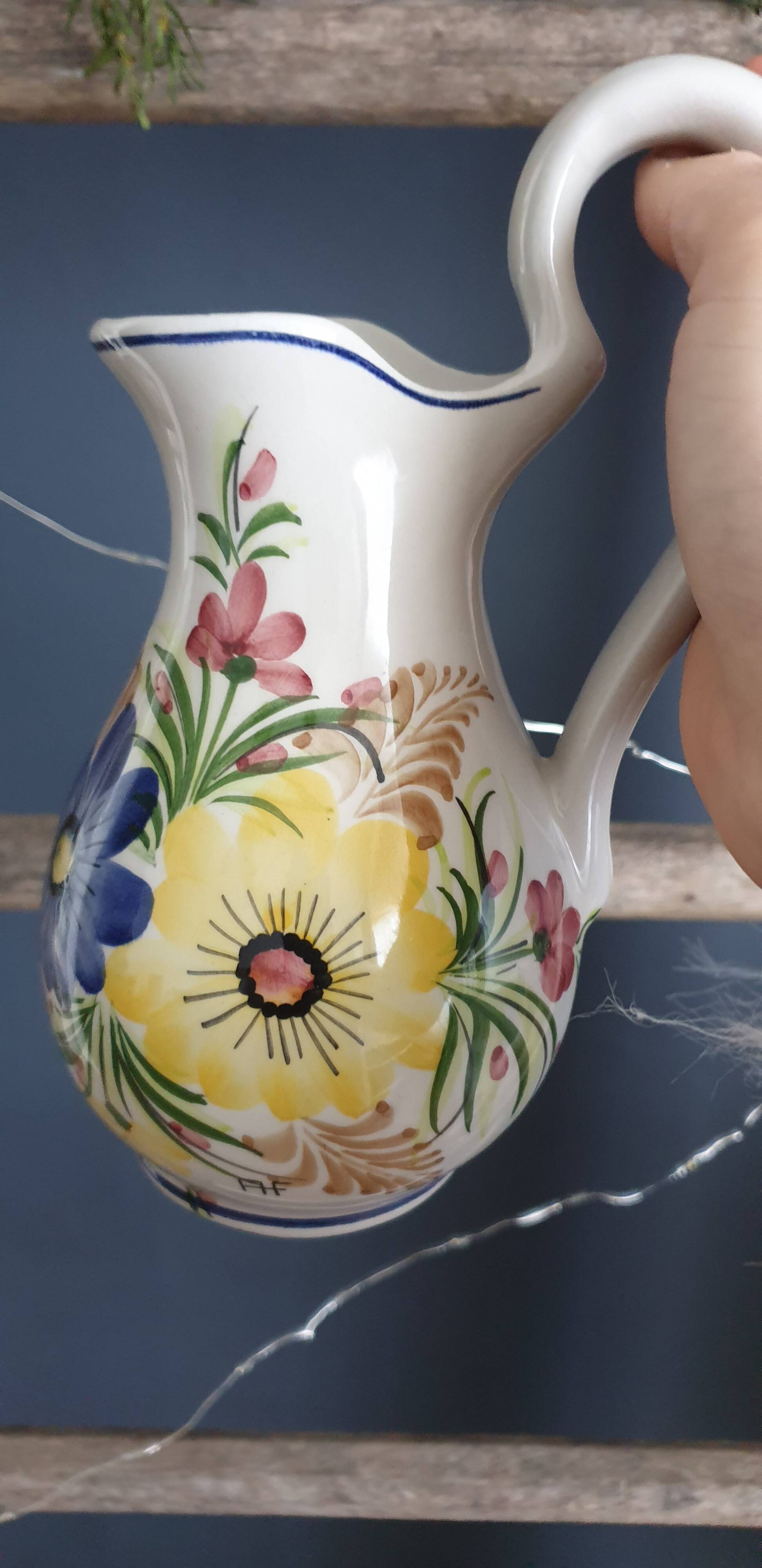 Pitcher art earthenware hand decoration