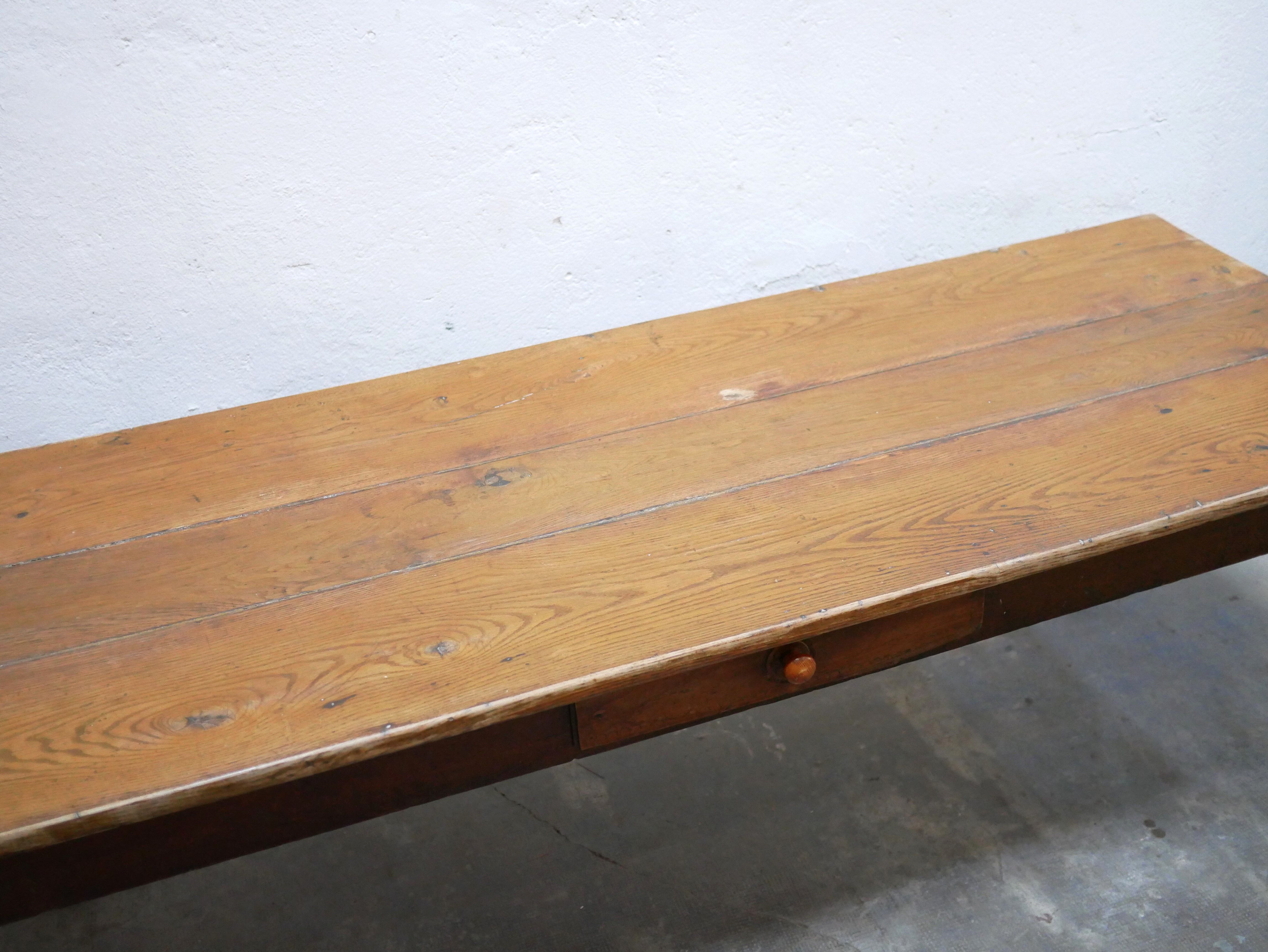 Table à manger de ferme vintage en bois
