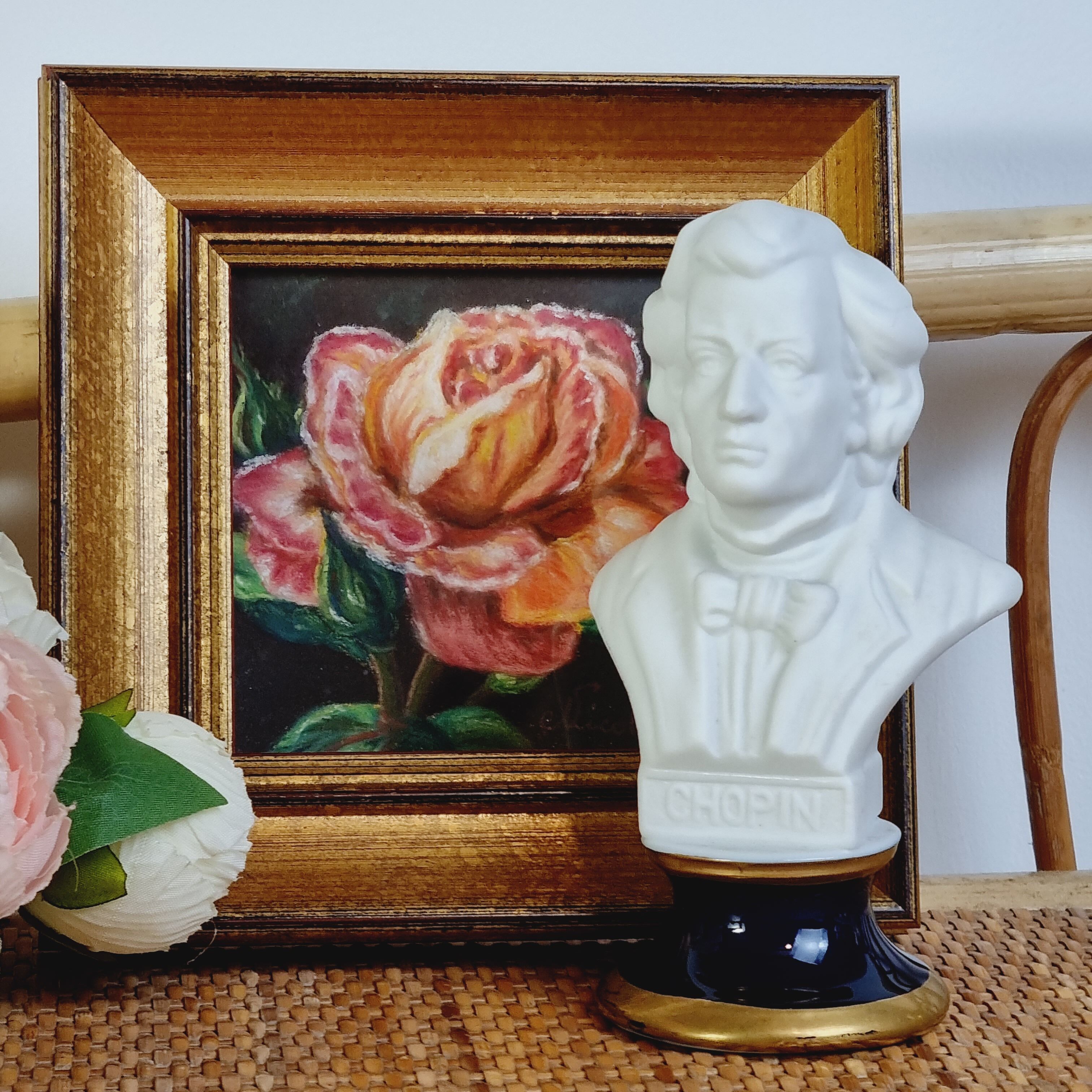 Small Chopin bust in white biscuit