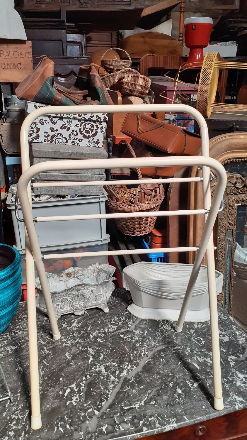 Vintage retro towel rack