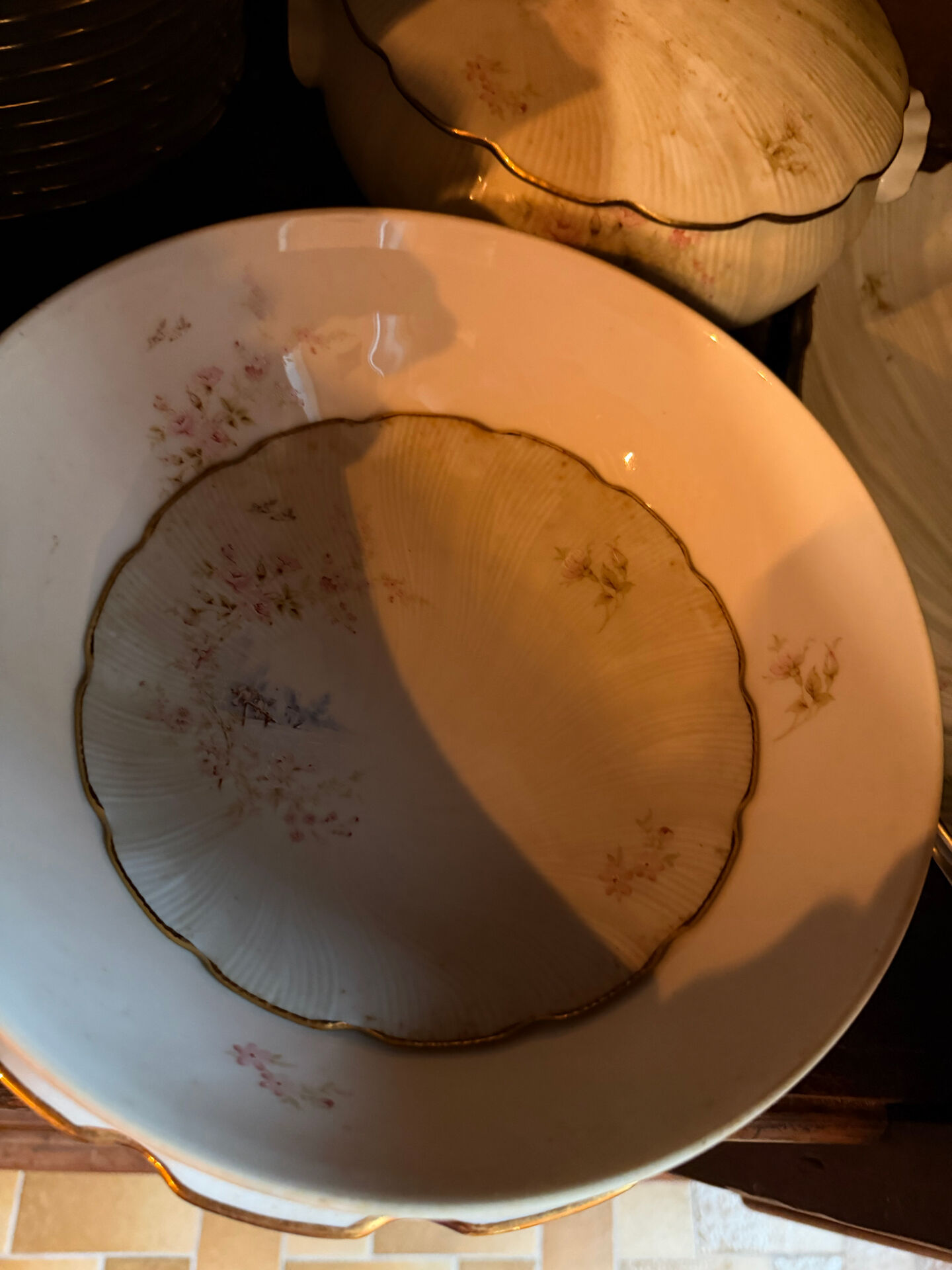 Antique table service in genuine Limoges porcelain – Complete –