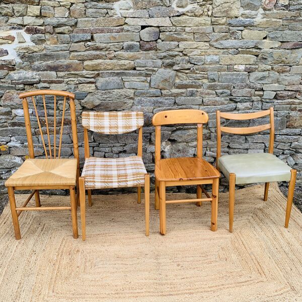 Ensemble de 4 chaises scandinaves dépareillées