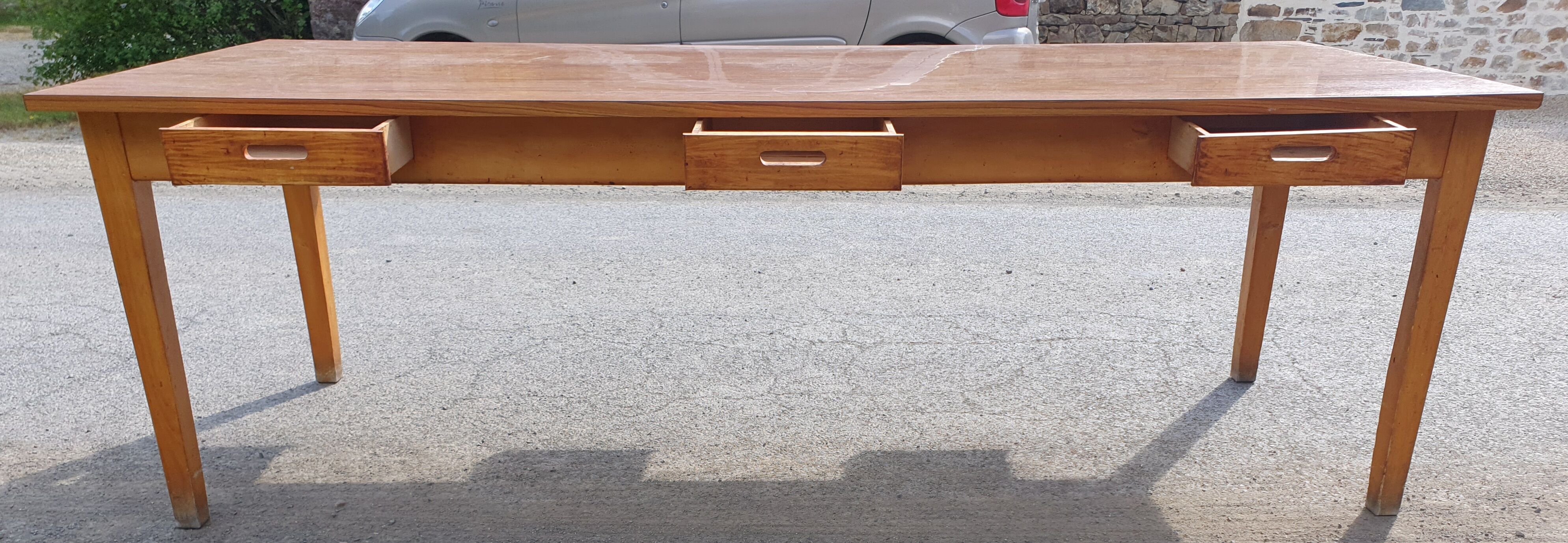 6-drawer community table