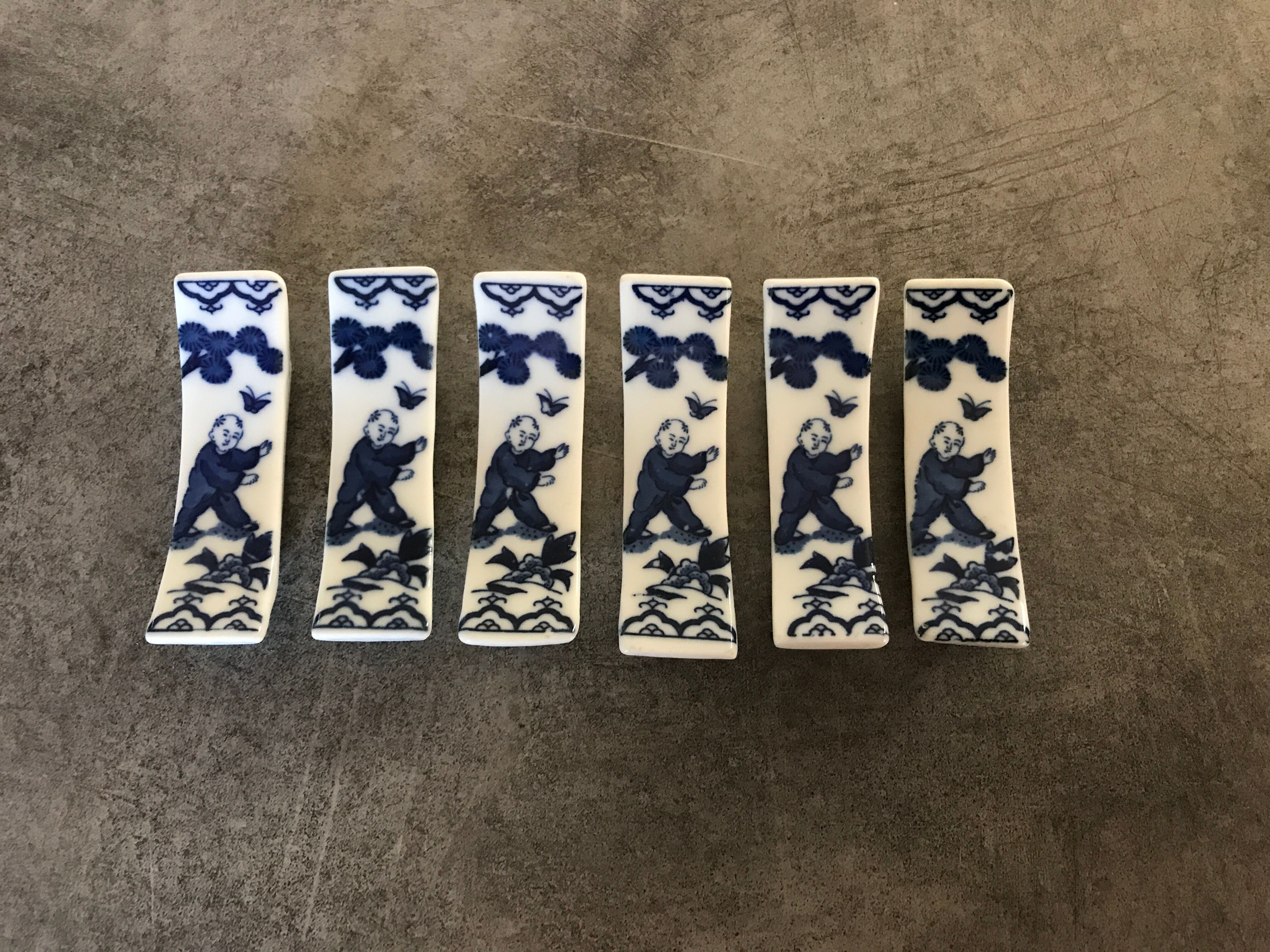 Set of 6 knife holders in asian porcelain