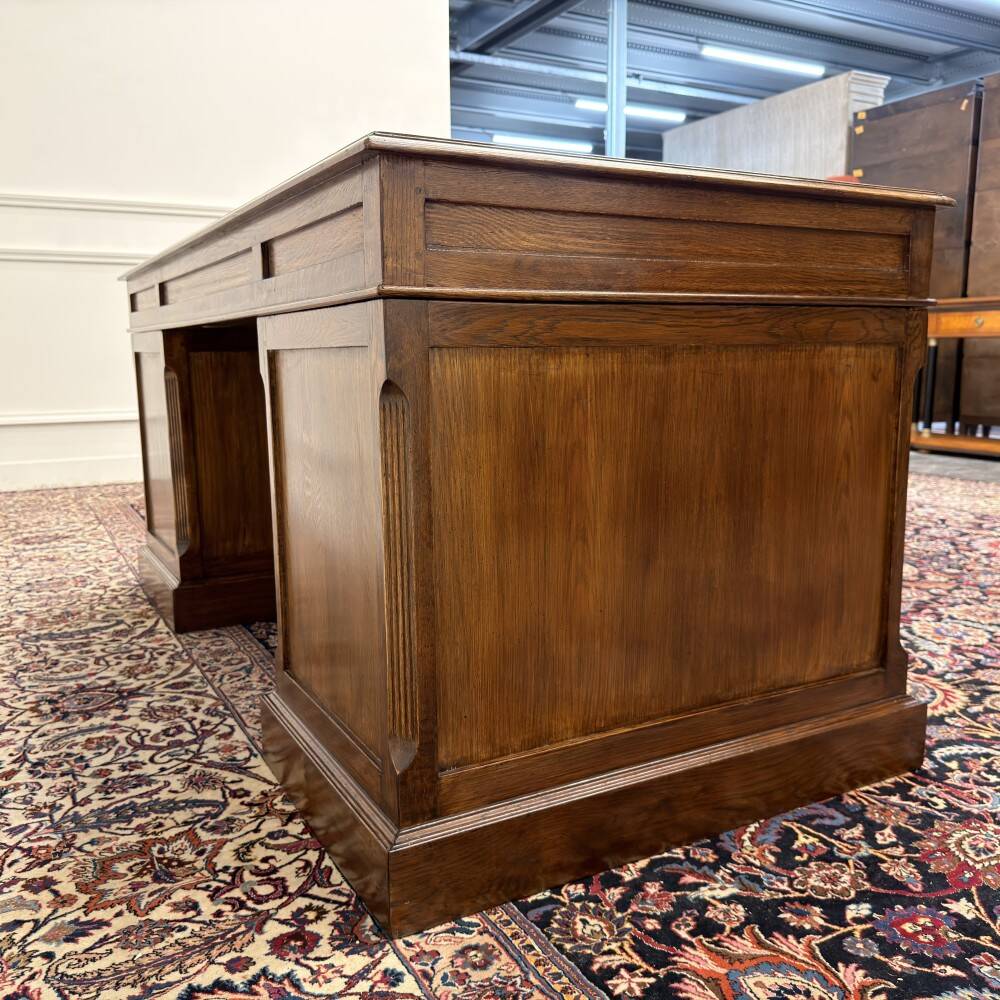 Classic English Eichholtz Desk