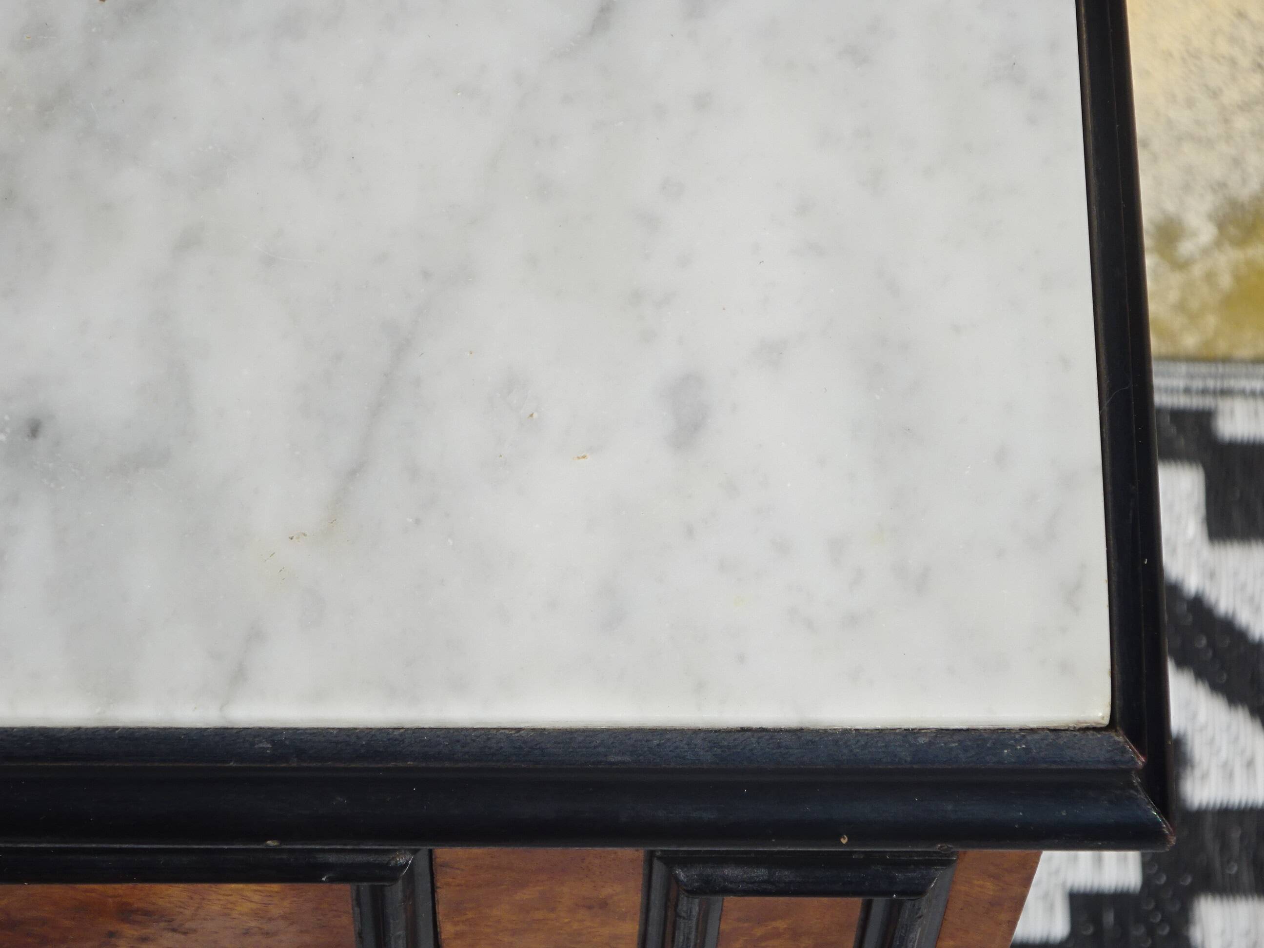 Napoleon III chest of drawers in walnut and burl walnut
