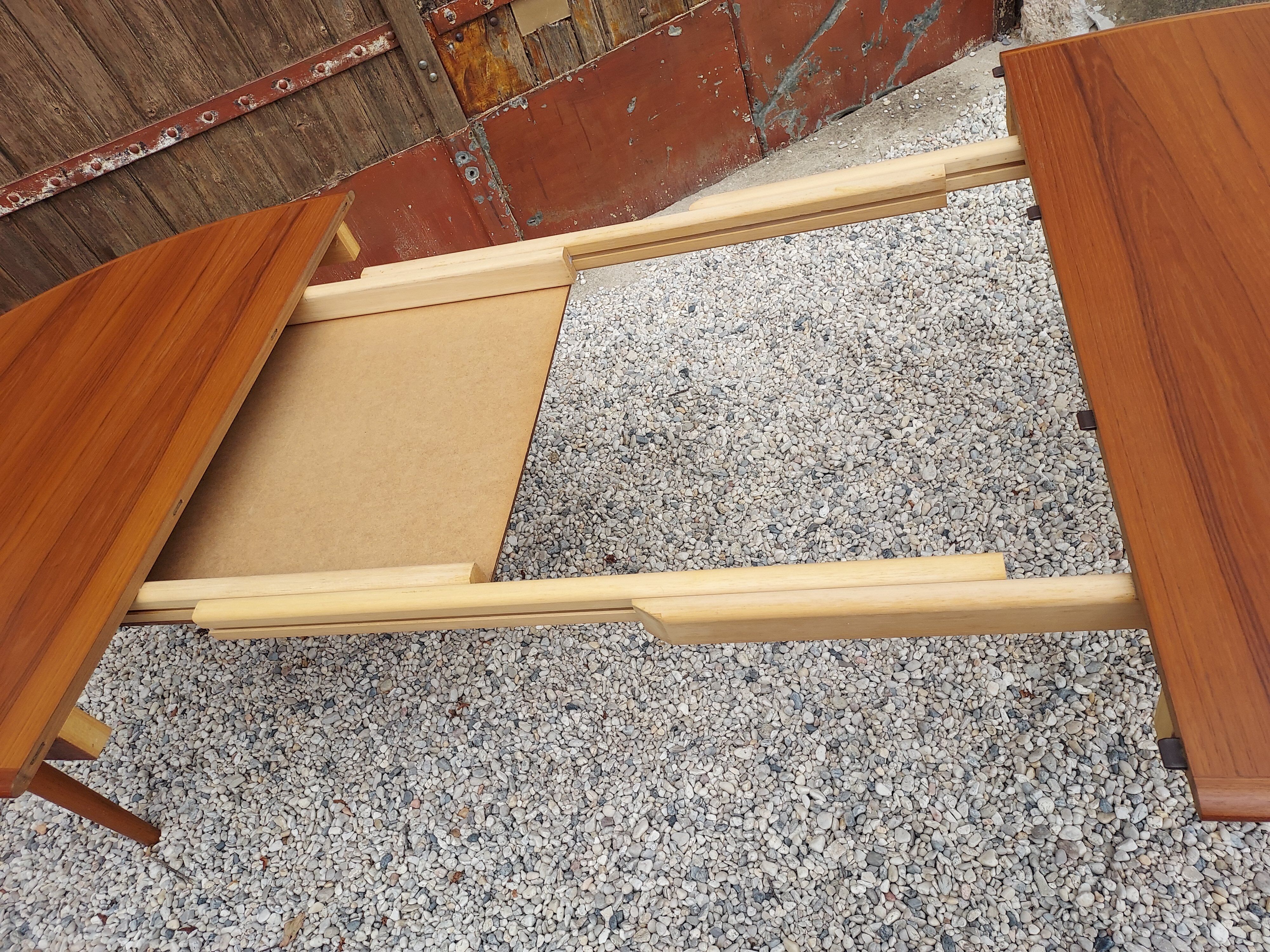 Table en teck danoise