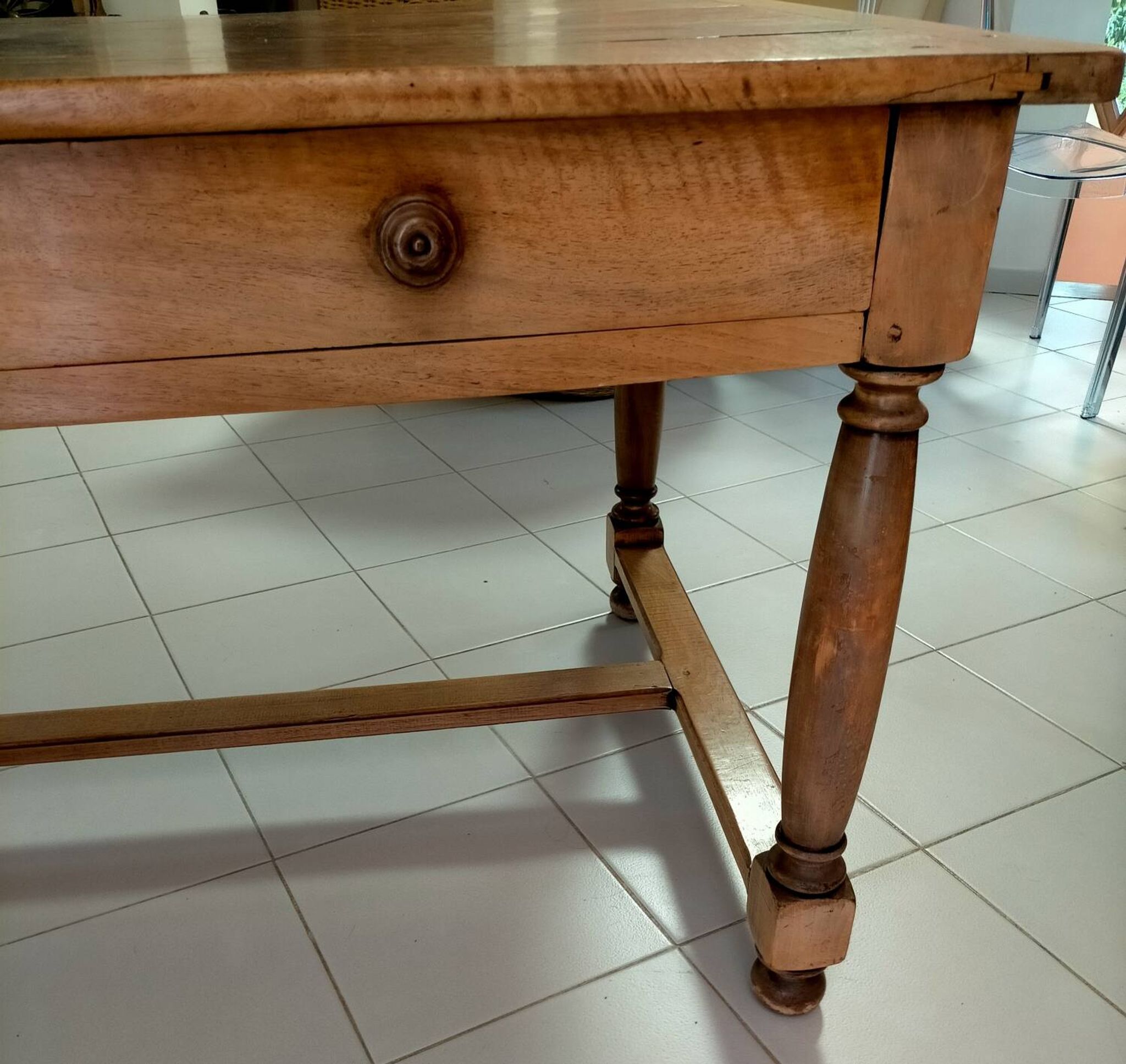 Farm table