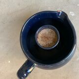 Lot of 2 blue ceramic objects, a pitcher with ice reserve and a pot cache