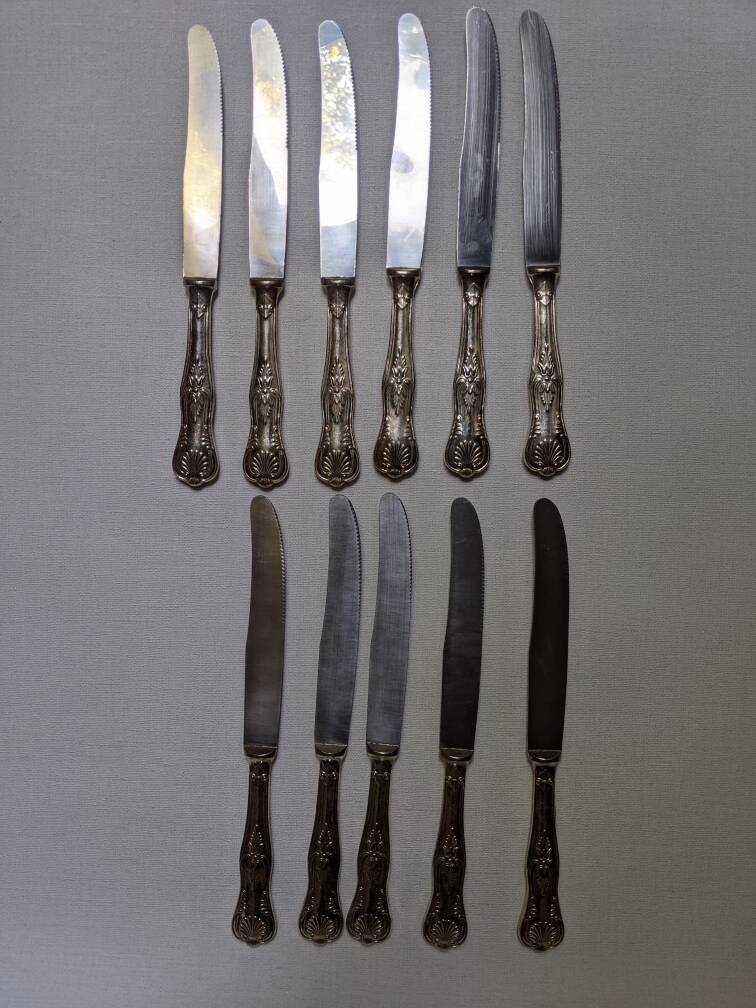 Lot de 11 couteaux pied en argent lame en métal inoxydable coquillage