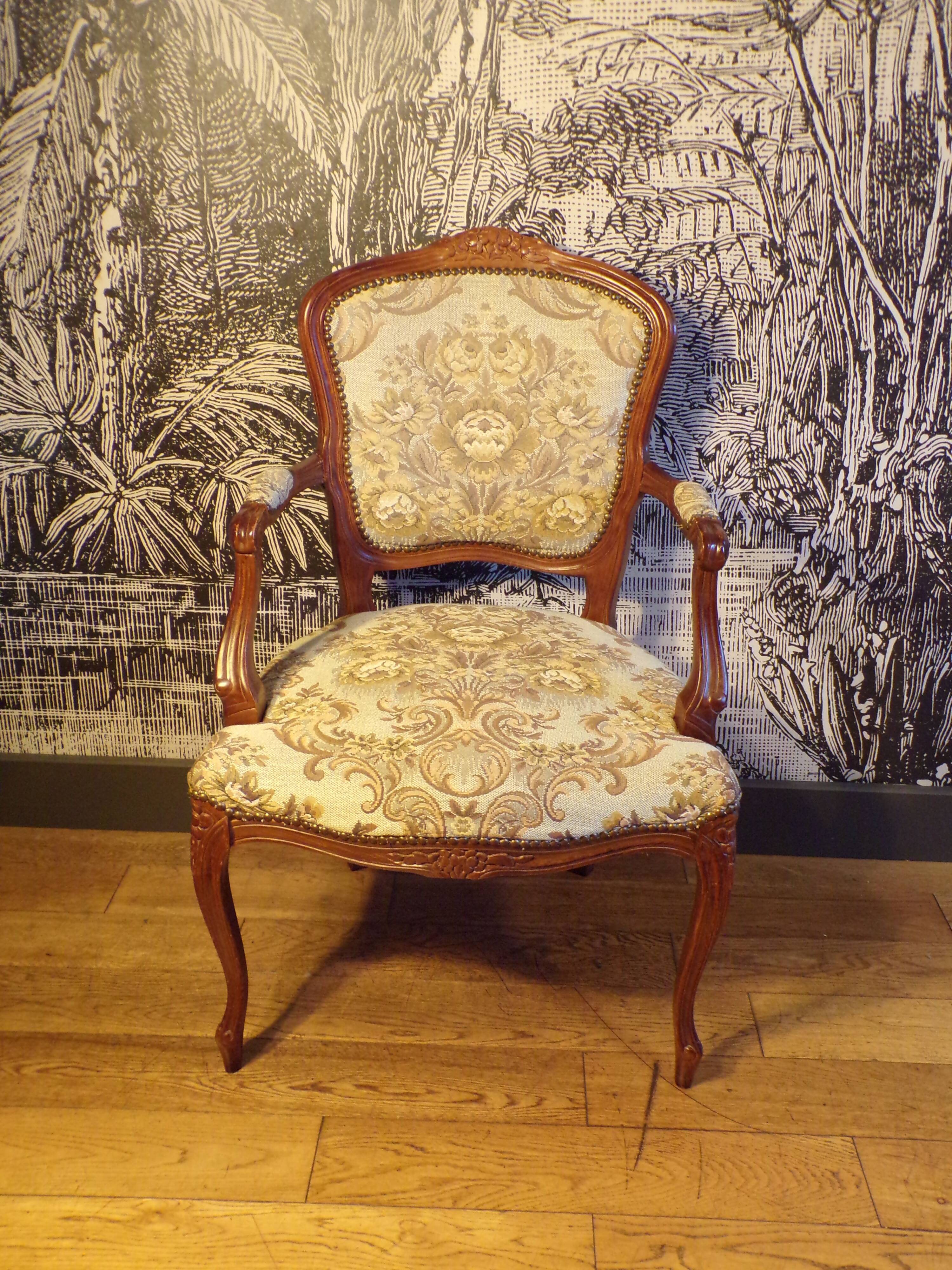 Louis XV style convertible armchair