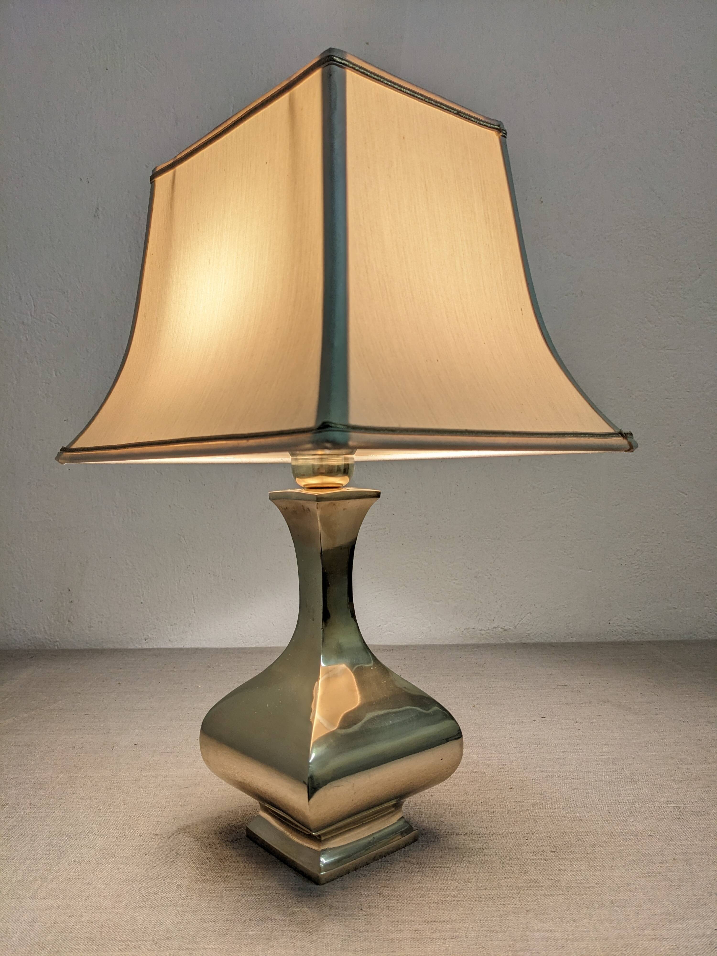 Hollywood Regency lamp in brass by Ciangiacomo design, Italy circa 1970.