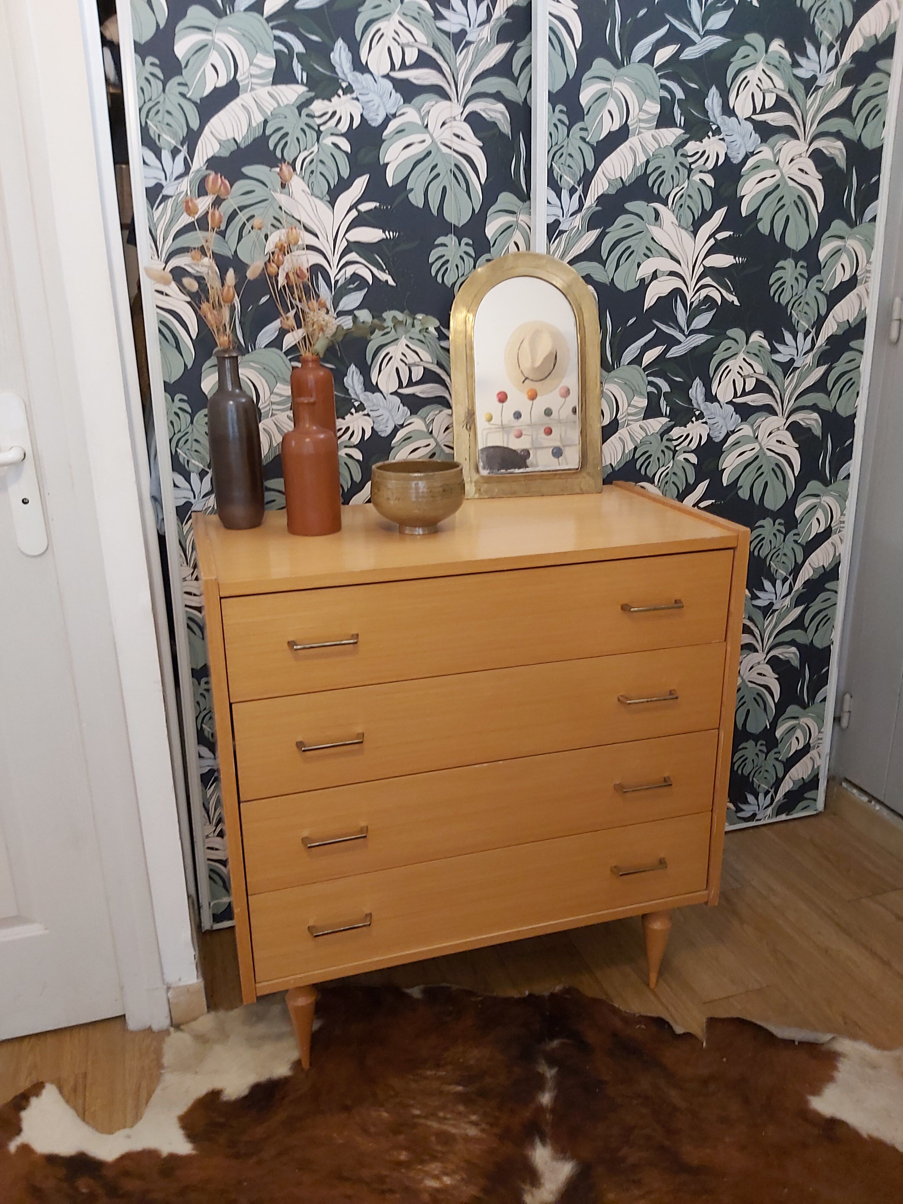 Vintage dresser
