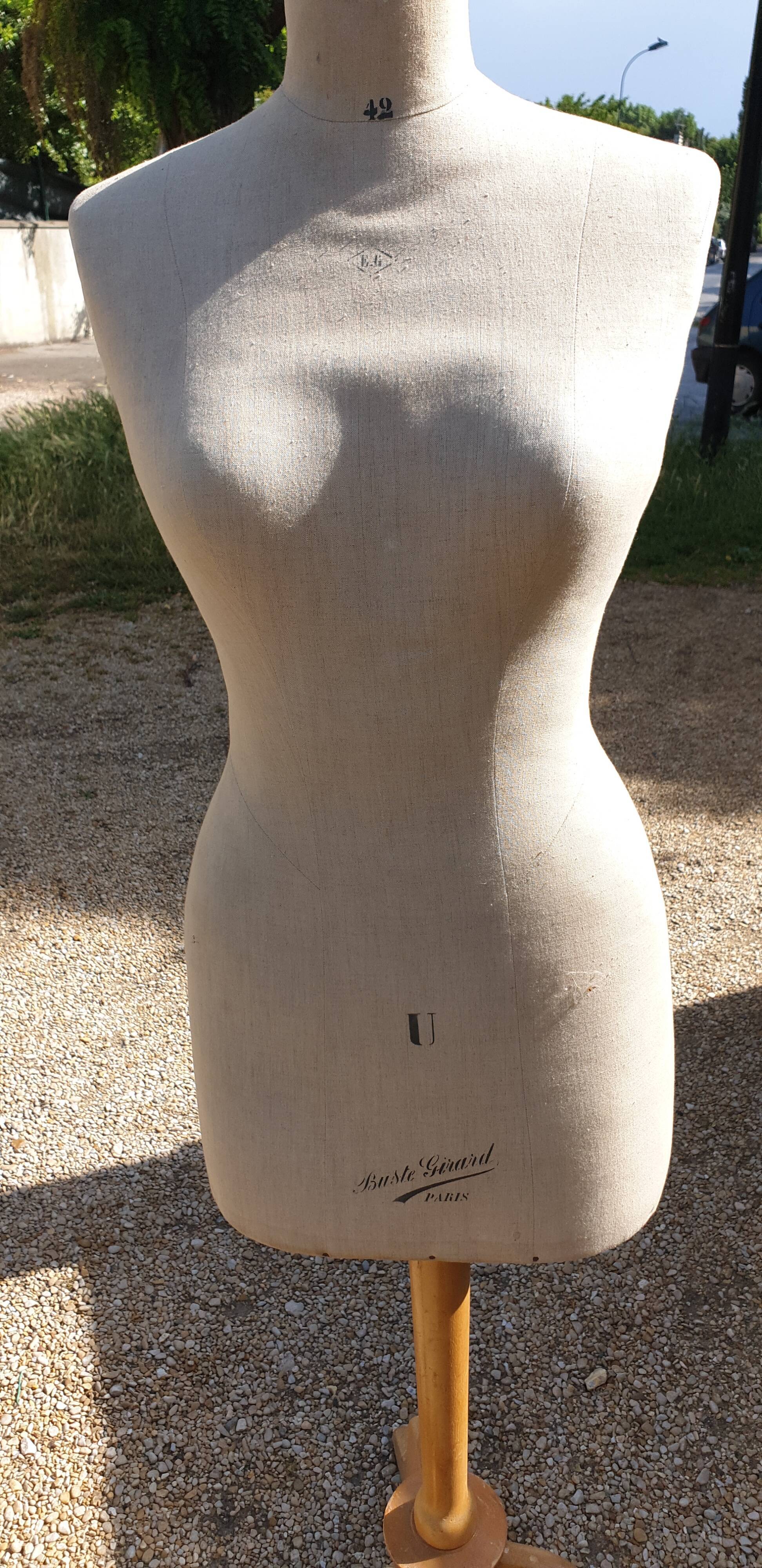 Stitching bust on foot half XXth