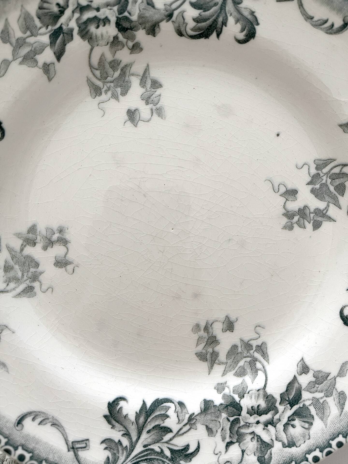 4 dessert plates ironstone "Liserons" Choisy le Roi