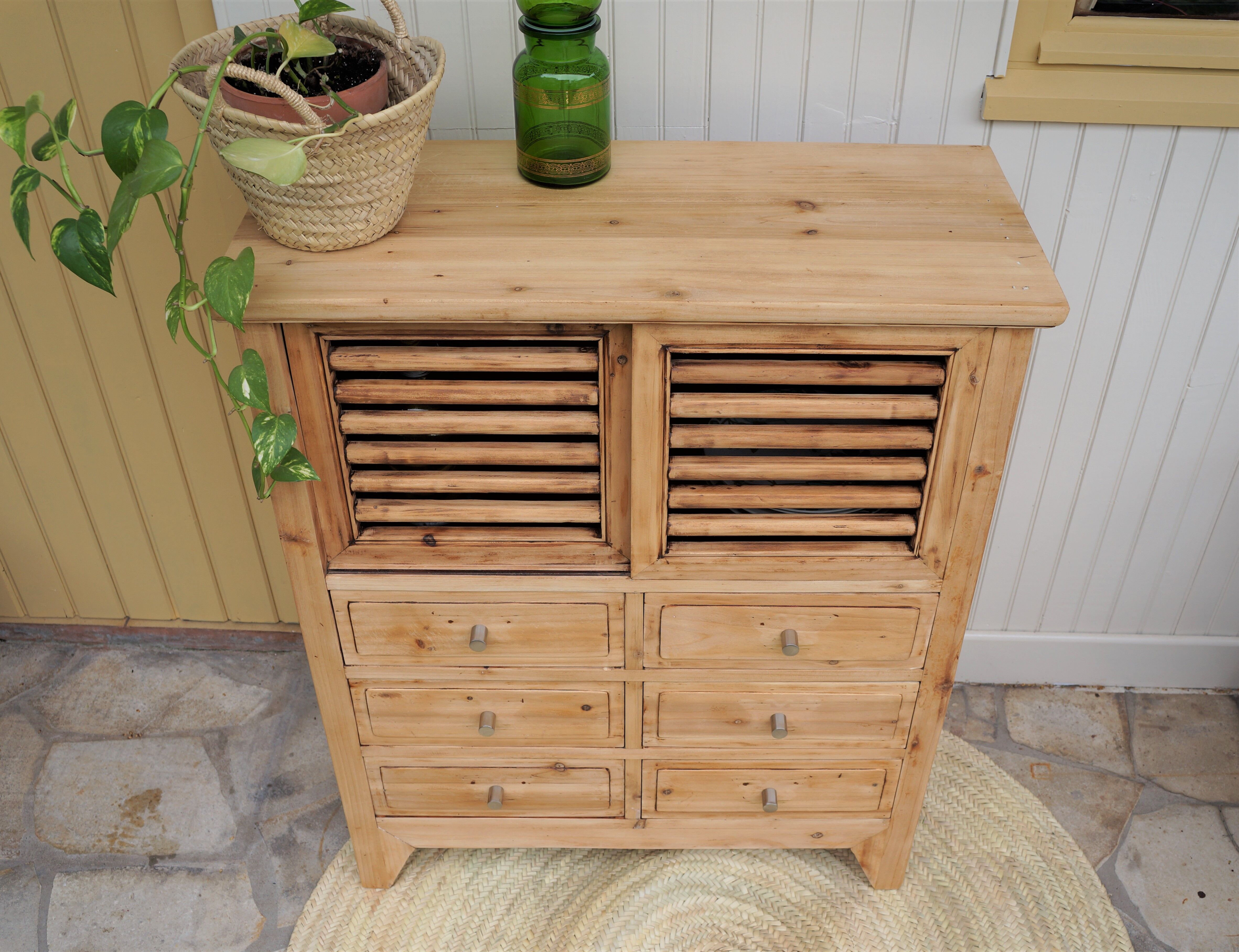Buffet with sliding doors and drawers