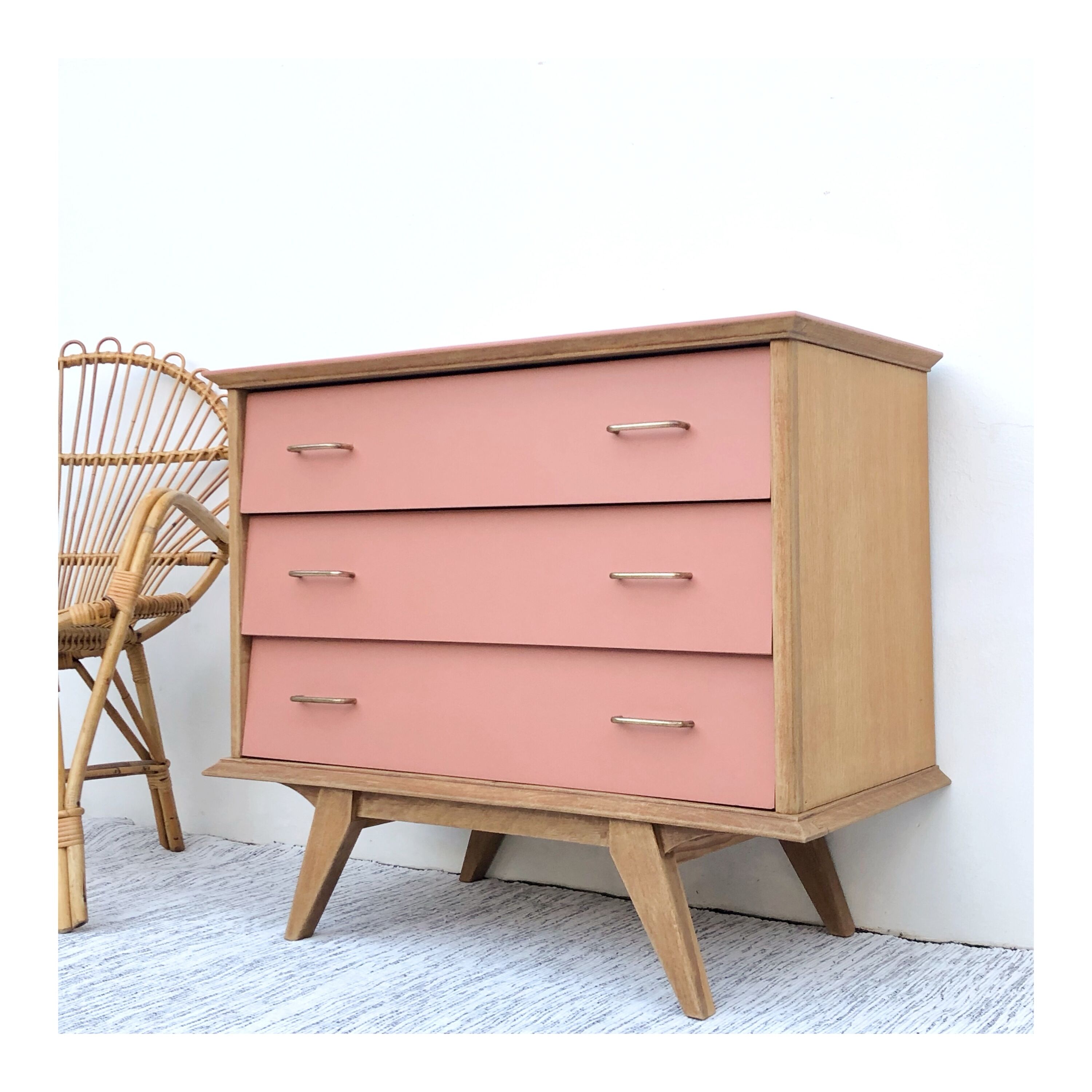 Vintage chest of drawers