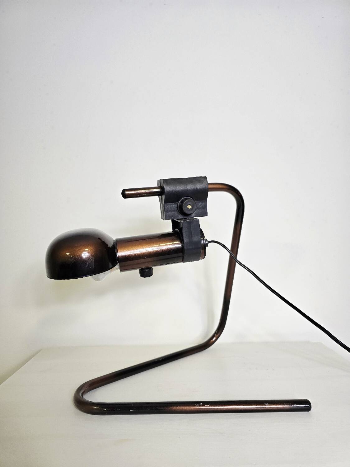 Lampe de table ajustable en bronze des années 80