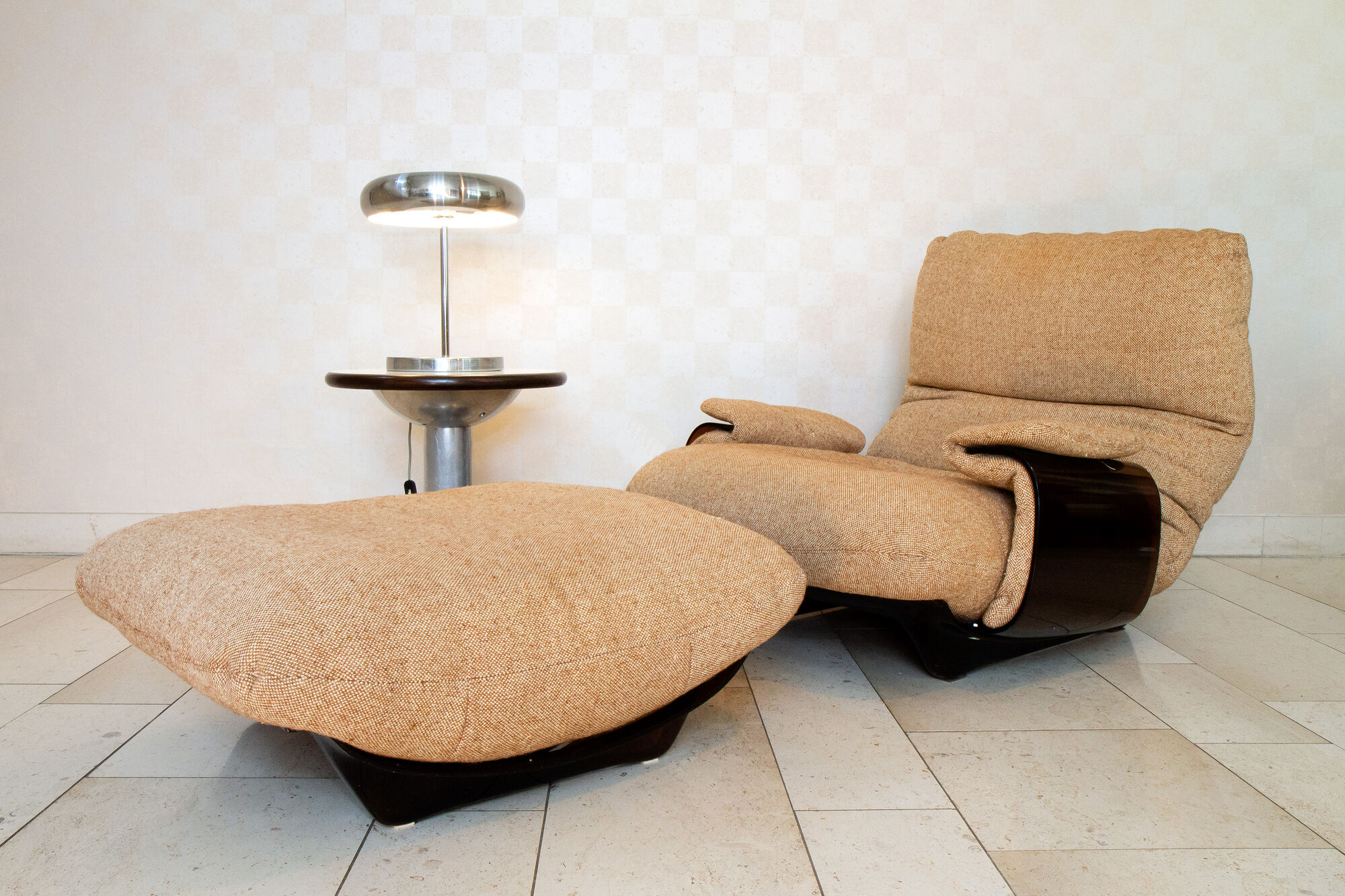 Armchair and its ottoman Safi/Marsala by Michel Ducaroy, edition Ligne Roset 1970