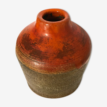 Vase in sandstone