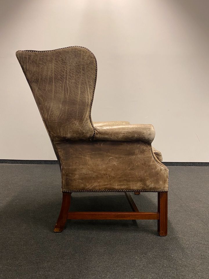 Xixth century  english georgian cigar leather wingback library chairs