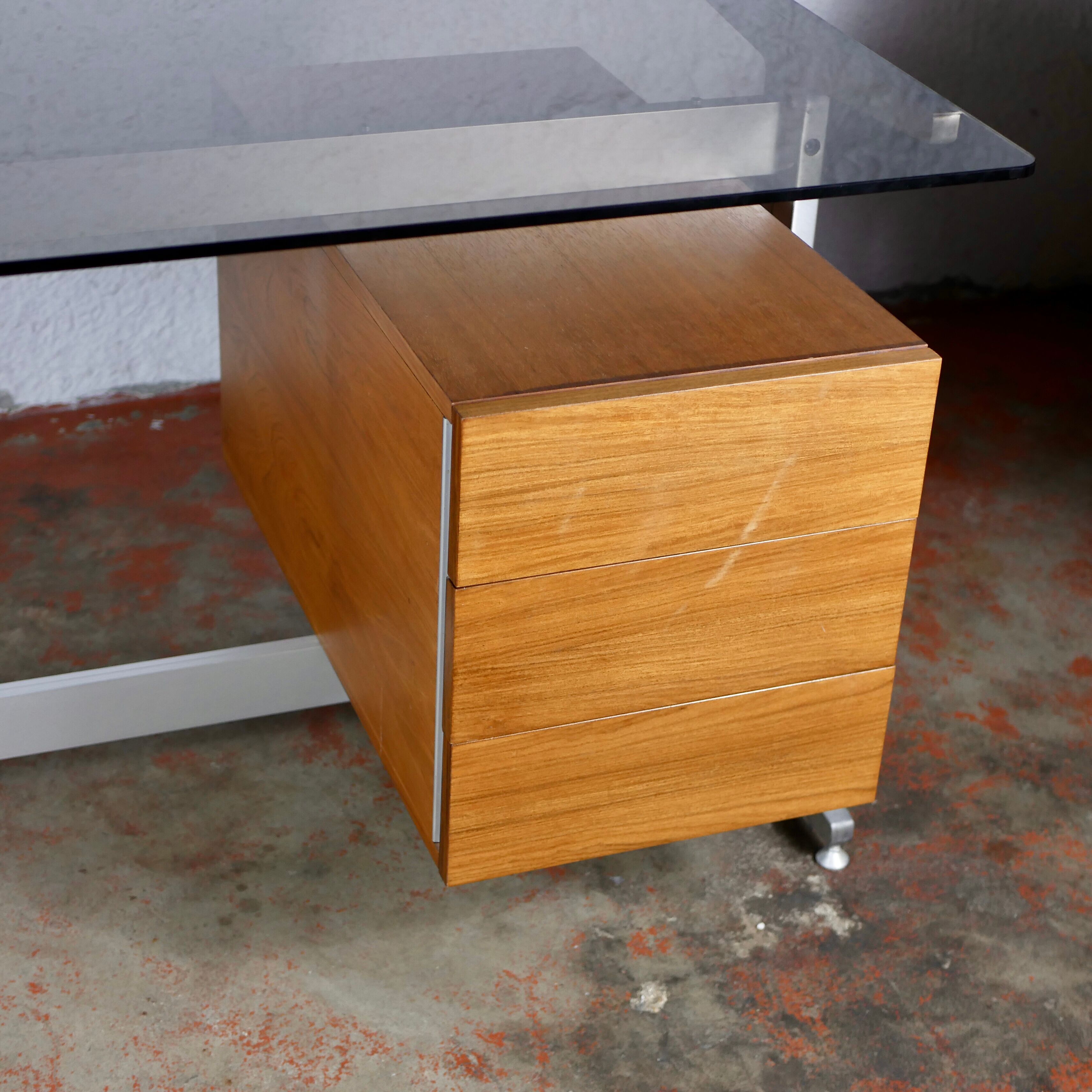 Desk by Etienne Fermigier