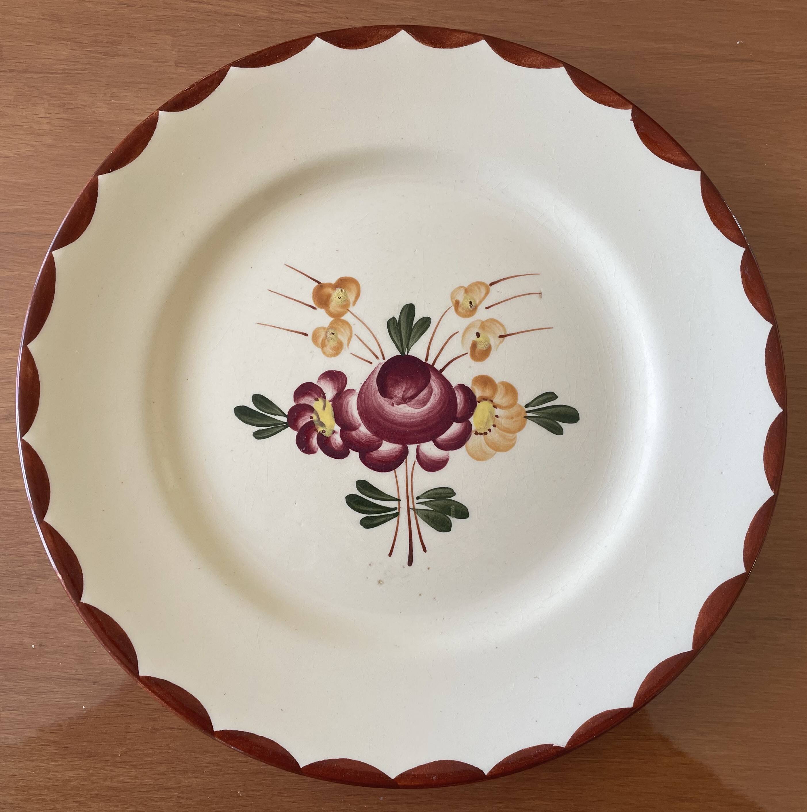 6 assiettes plates anciennes en faïence de Longchamp