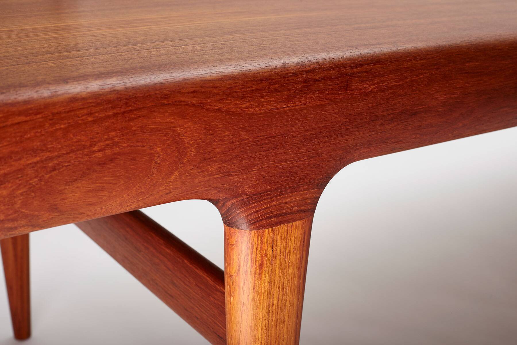 Extendable coffee table designed by Johannes Andersen for Uldum Møbelfabrik, Denmark, 1960s.