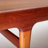 Extendable coffee table designed by Johannes Andersen for Uldum Møbelfabrik, Denmark, 1960s.