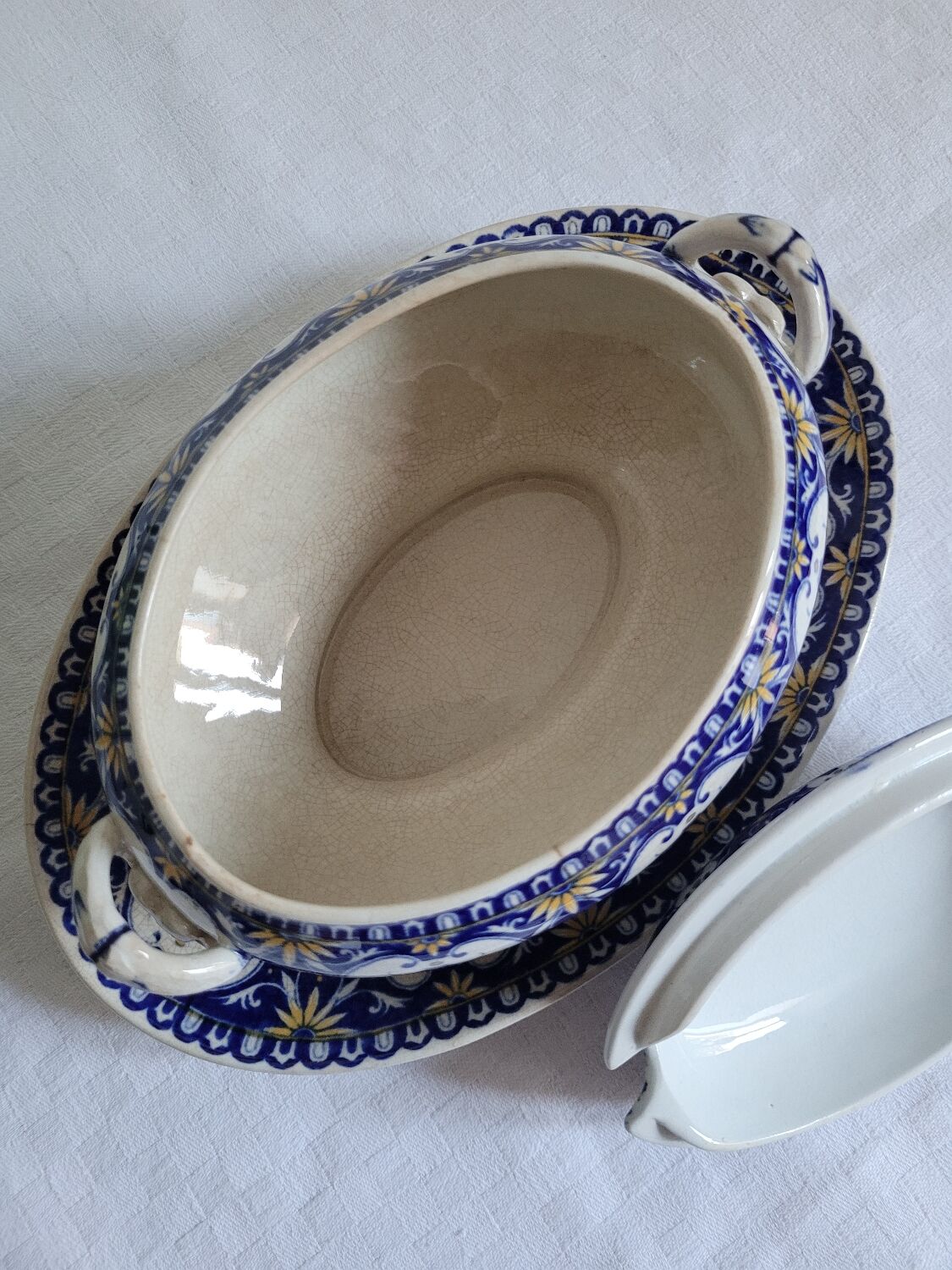 Cluny sauce boat from Sarreguemines