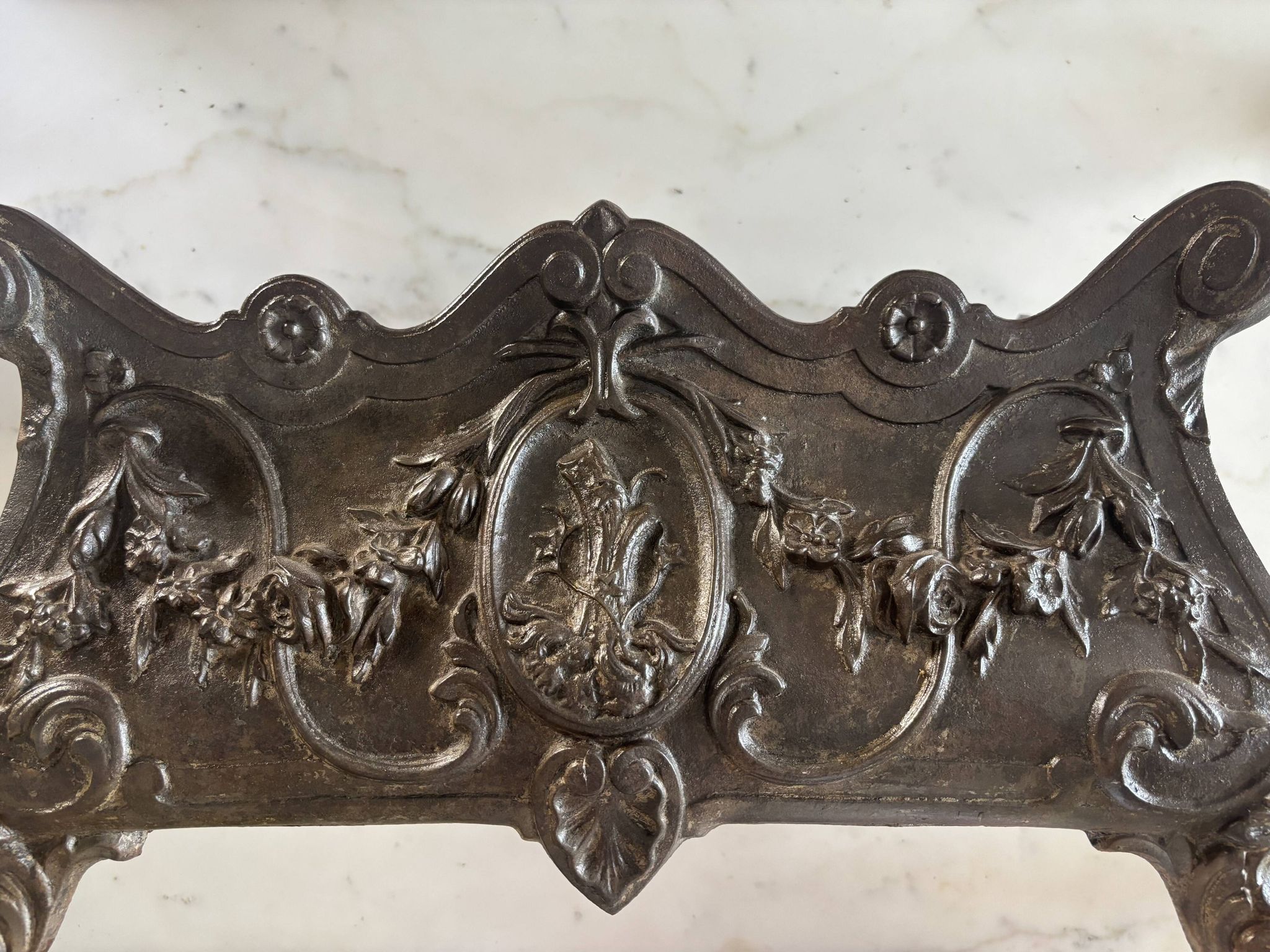 Grande jardinière en fonte