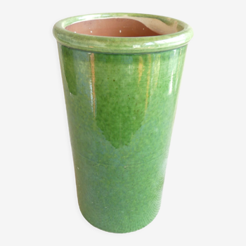 Vase en terre vert