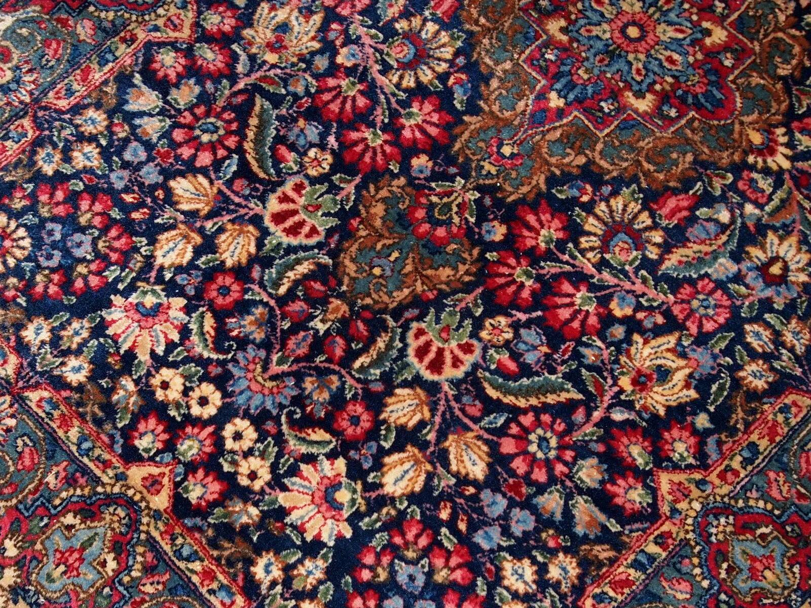 Handmade antique Persian Kerman rug 4' x 6.4' (122cm x 195cm) 1920s