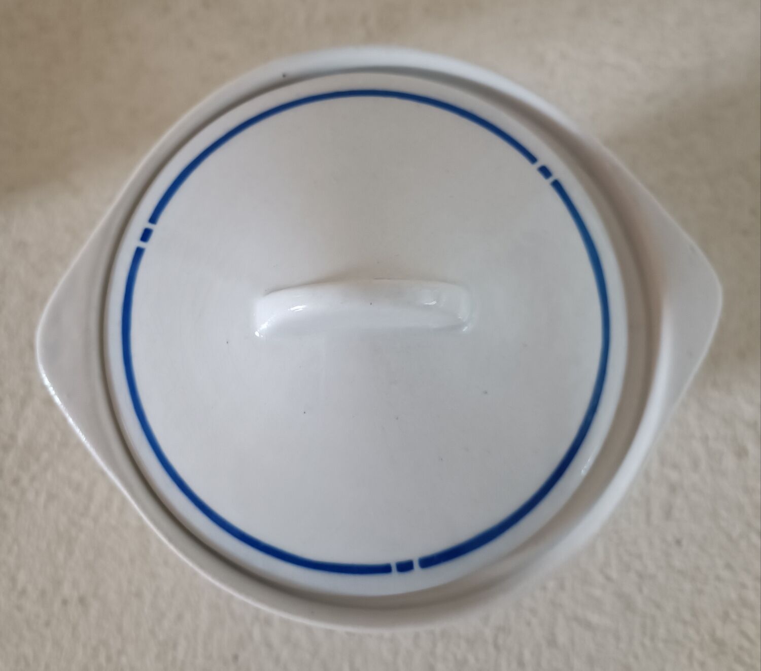 Set of 2 cups and an sugar bowl in iron earth