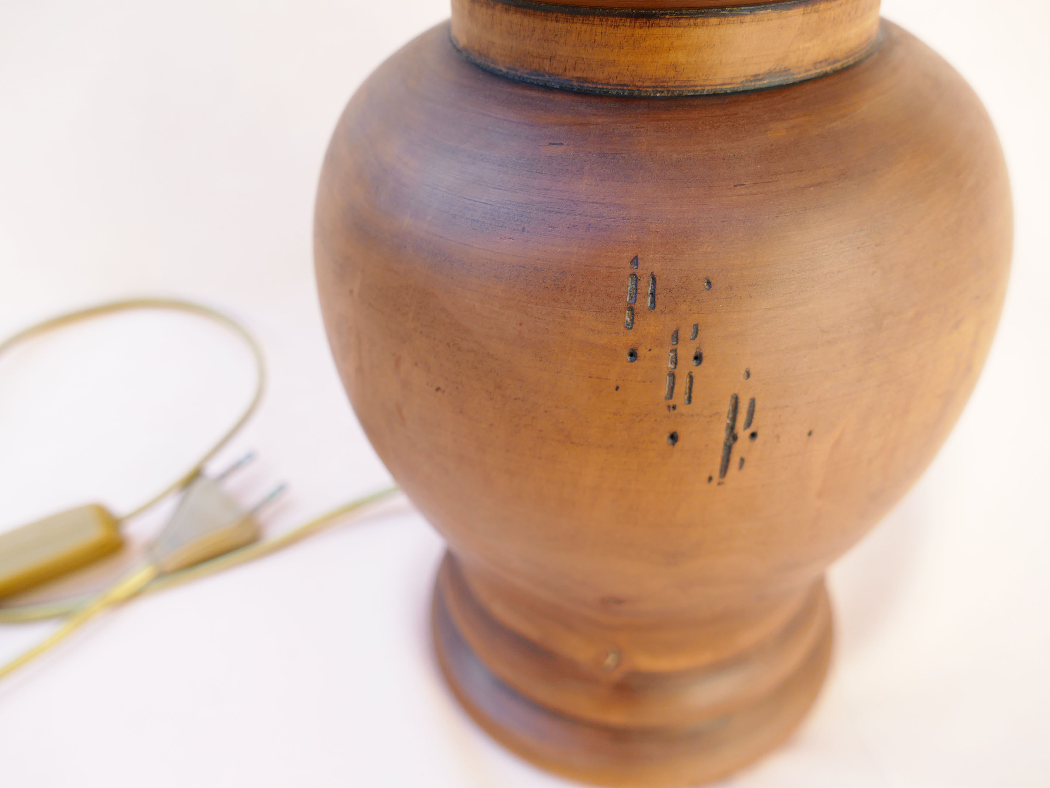 Vintage table lamp made of wood, opaline and brushed brass